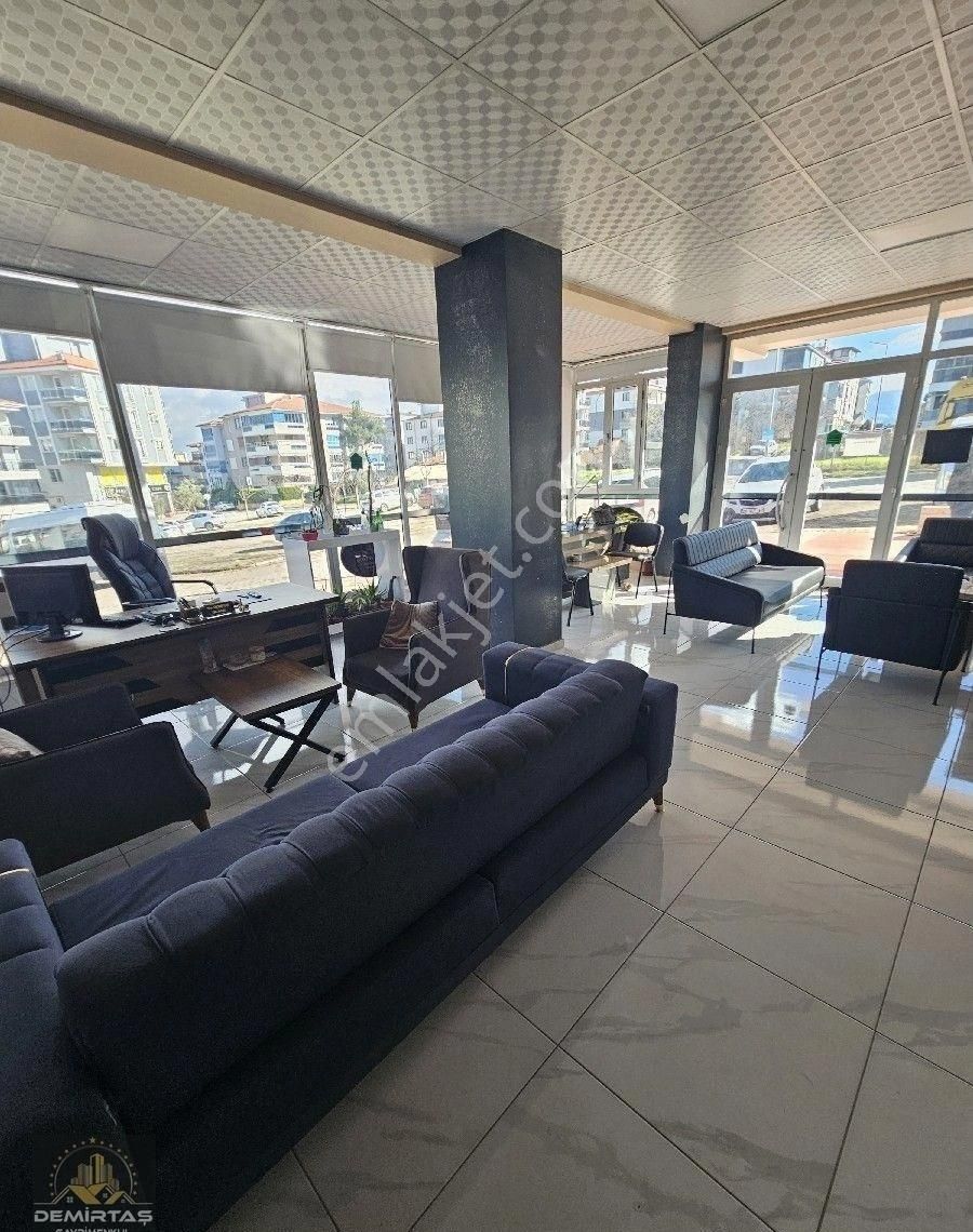 Çakmakta Devren Satılık Emlak Ofısı - Görsel 16