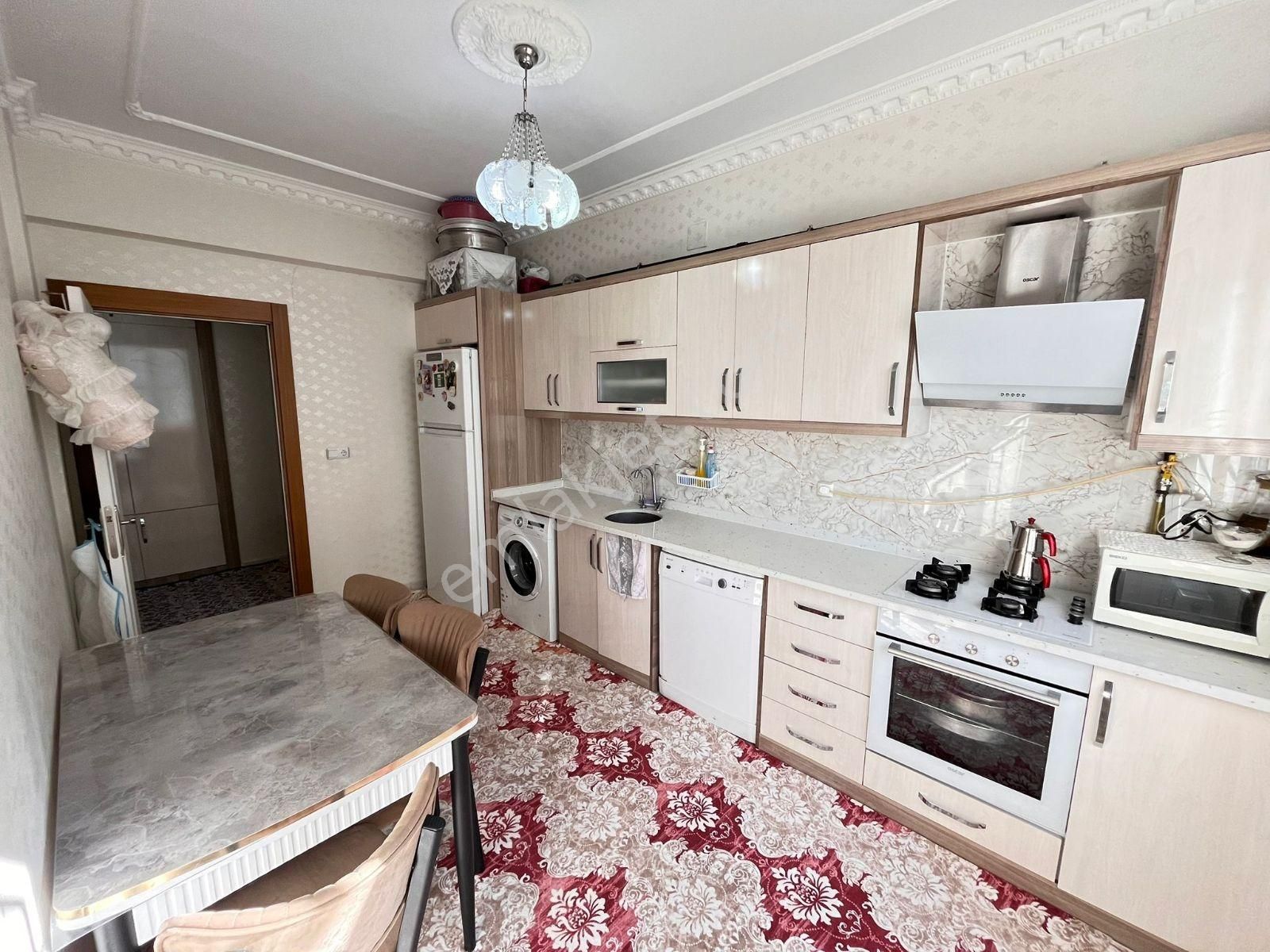 T.e.s.den Yılmazlar Düğün Salonu Civarında 2+1 Daire!!! - Görsel 3