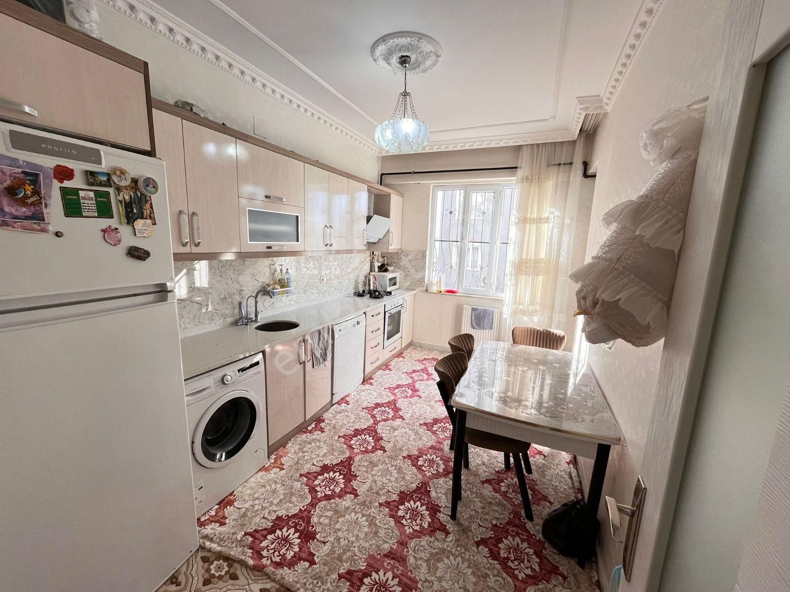 T.e.s.den Yılmazlar Düğün Salonu Civarında 2+1 Daire!!! - Görsel 4