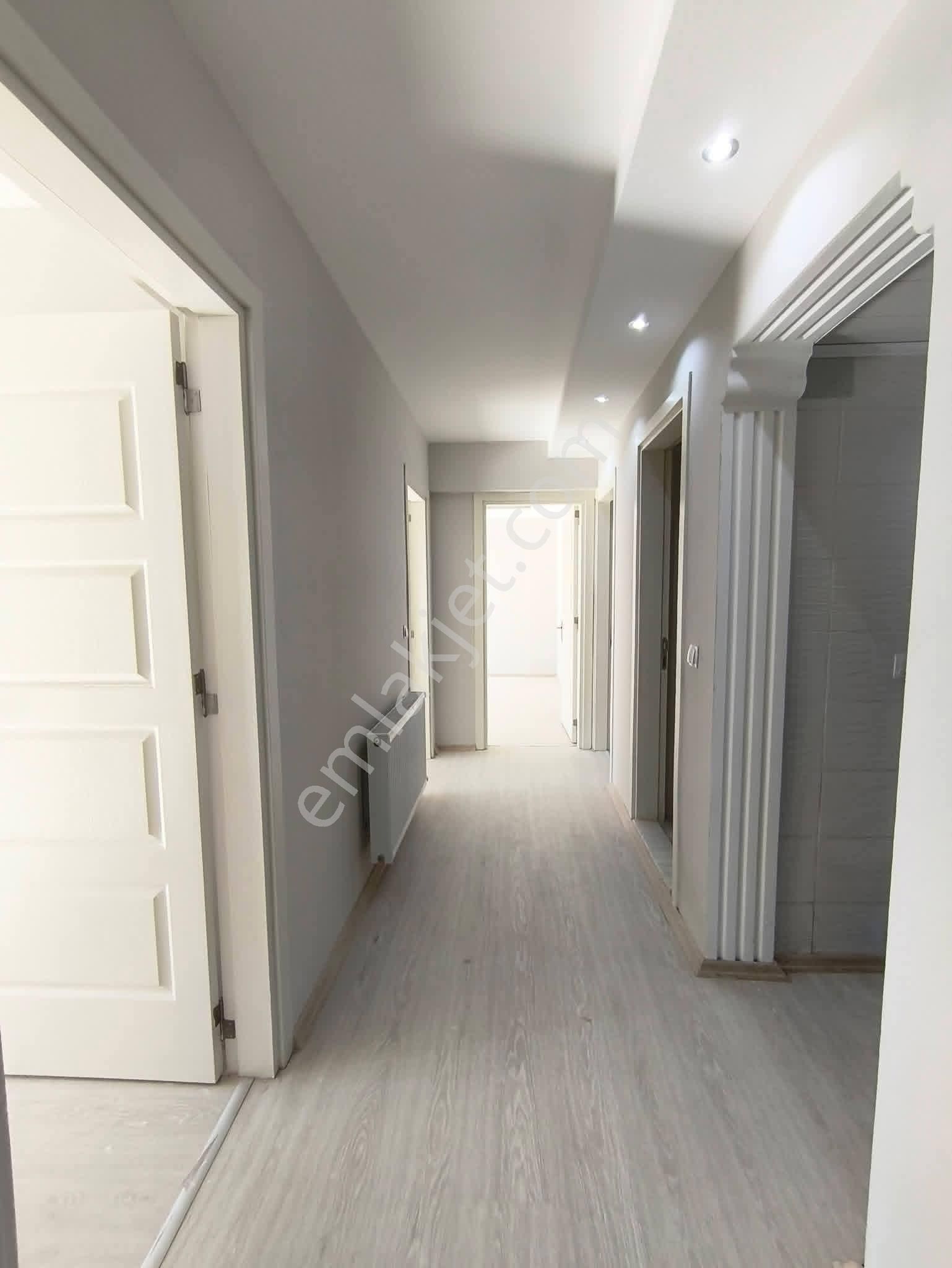 Umut Emlaktan Buharkent Merkezde 2+1 120 M2 Daire Satılıktır - Görsel 3