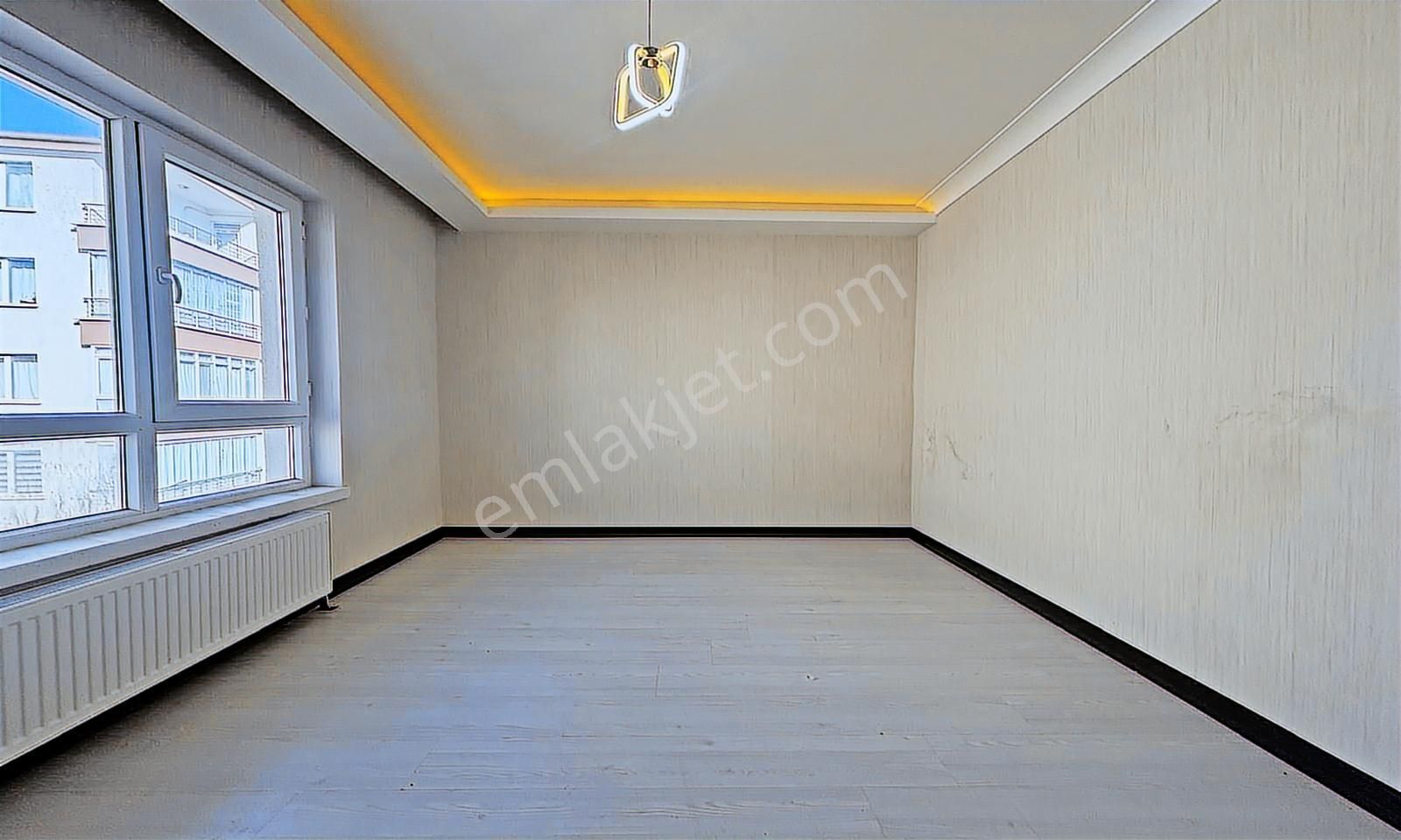 Bulvar'dan Geniş Masrafsız Full Yapılı Çift Balkonlu 4+1 Daire!! - Görsel 4