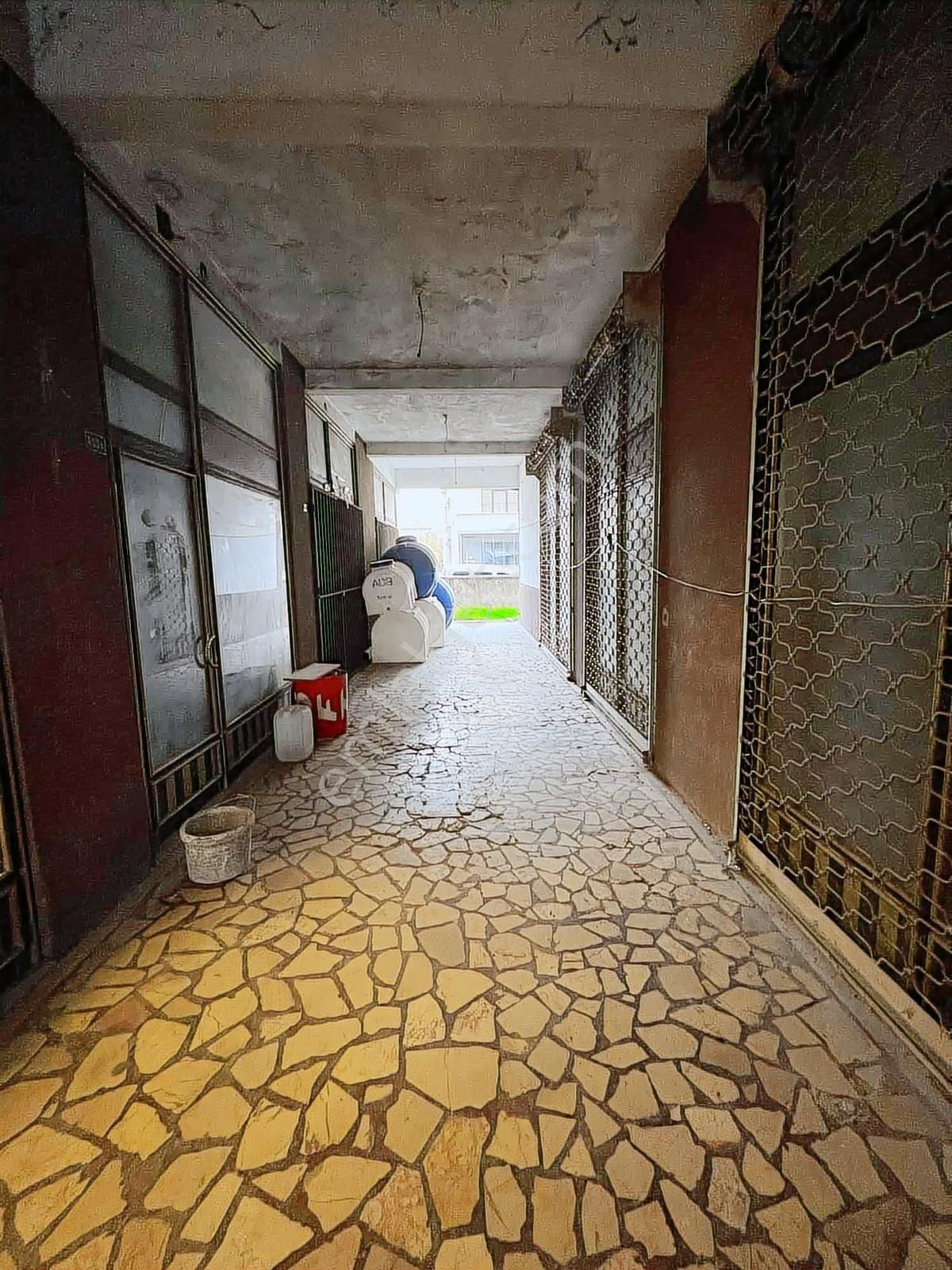 Yön Group'tan Çarşı Merkezde Kiralık Dükkan - Görsel 14