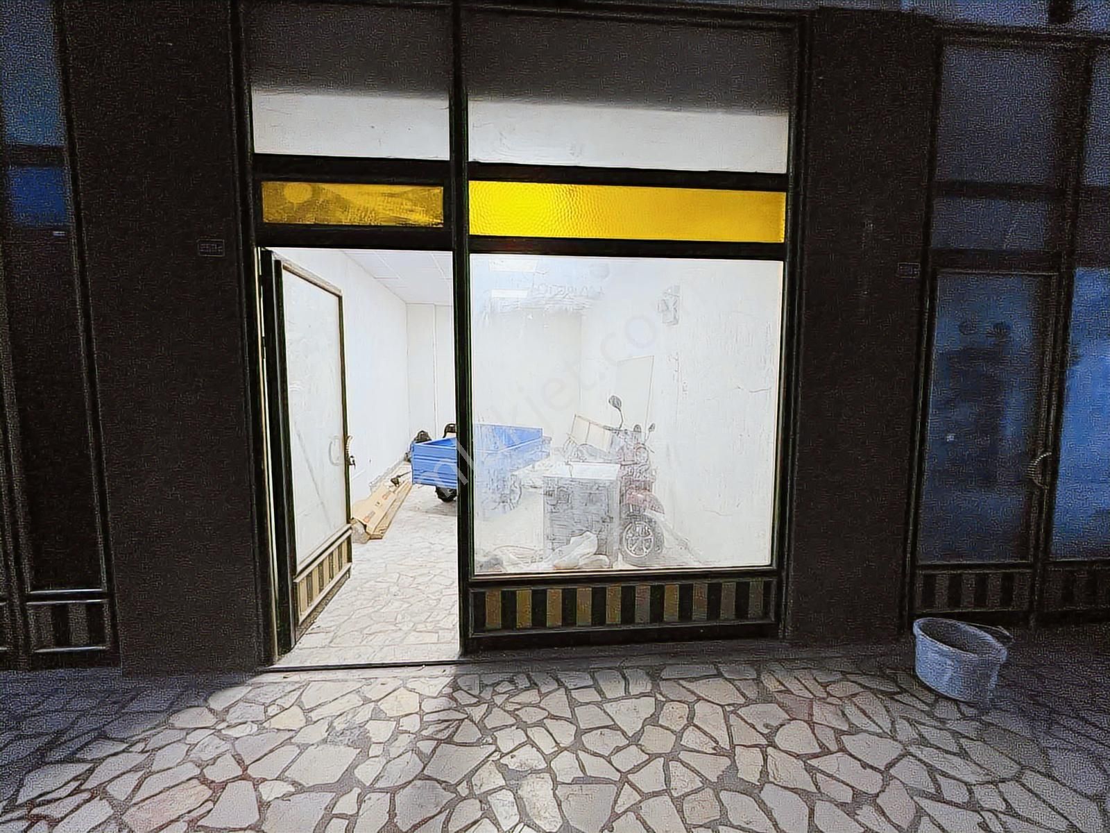 Yön Group'tan Çarşı Merkezde Kiralık Dükkan - Görsel 1