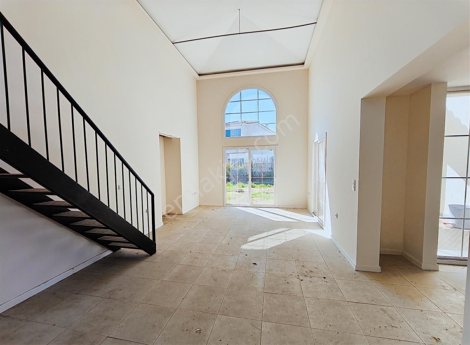 Kuşadası Caferli'de, Satılık, 3+1, Sıra Dışı, Müstakil Villa - Görsel 7