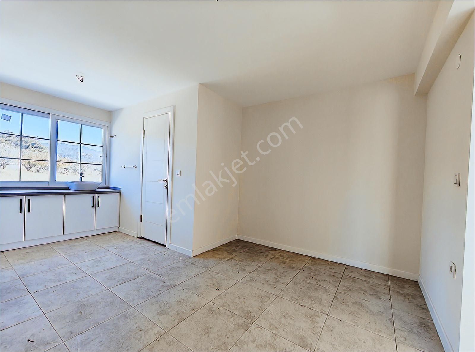 Kuşadası Caferli'de, Satılık, 3+1, Sıra Dışı, Müstakil Villa - Görsel 13