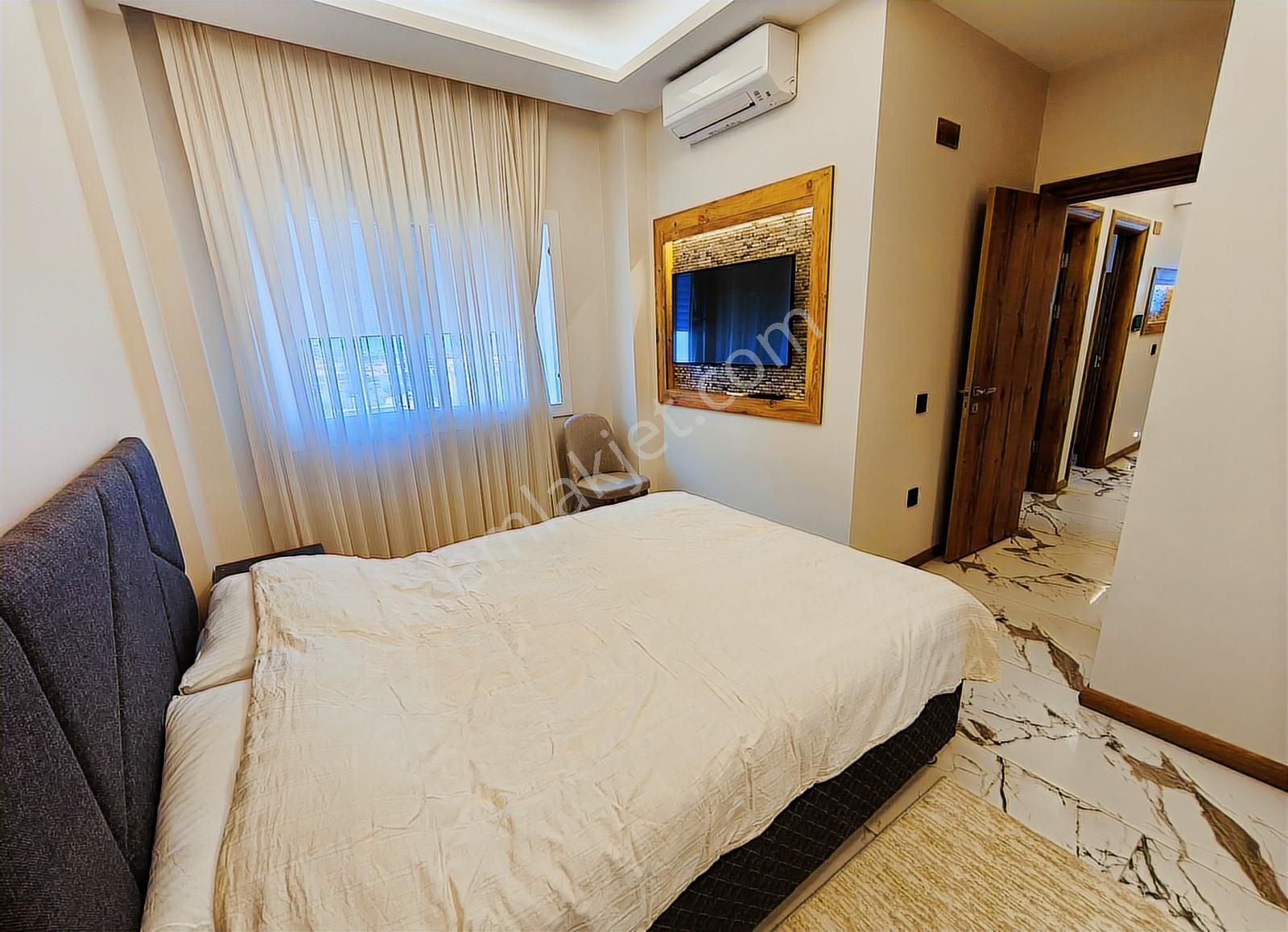 Kuşadası'da Satılık, Panoramik Manzaralı, 3+1 Lüks Daire - Görsel 8