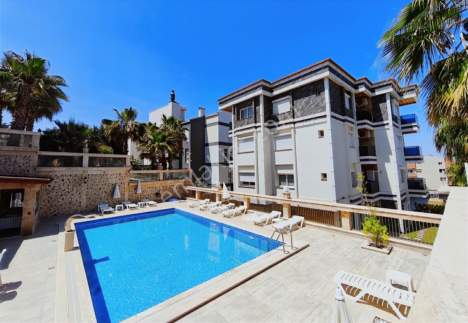 Kuşadası'da Satılık, Panoramik Manzaralı, 3+1 Lüks Daire - Görsel 25