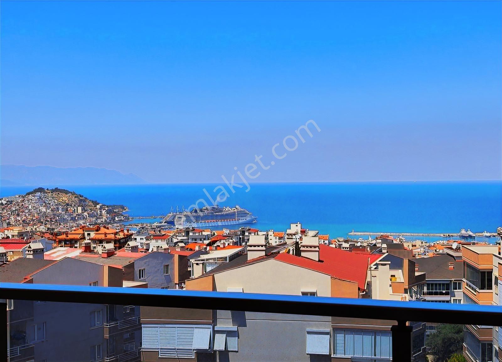 Kuşadası'da Satılık, Panoramik Manzaralı, 3+1 Lüks Daire - Görsel 4