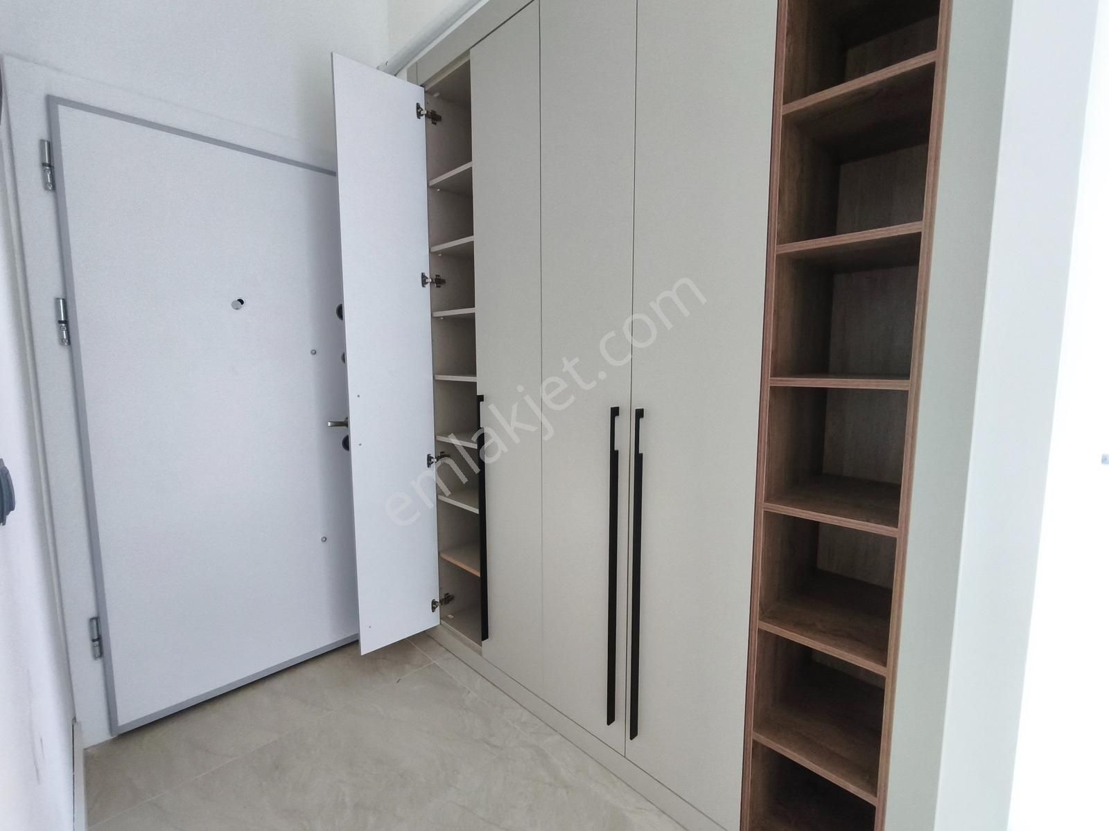 Kuşadası'nda, Kapalı Otoparklı, Sıfır, Son 2+1 Daireler - Görsel 13