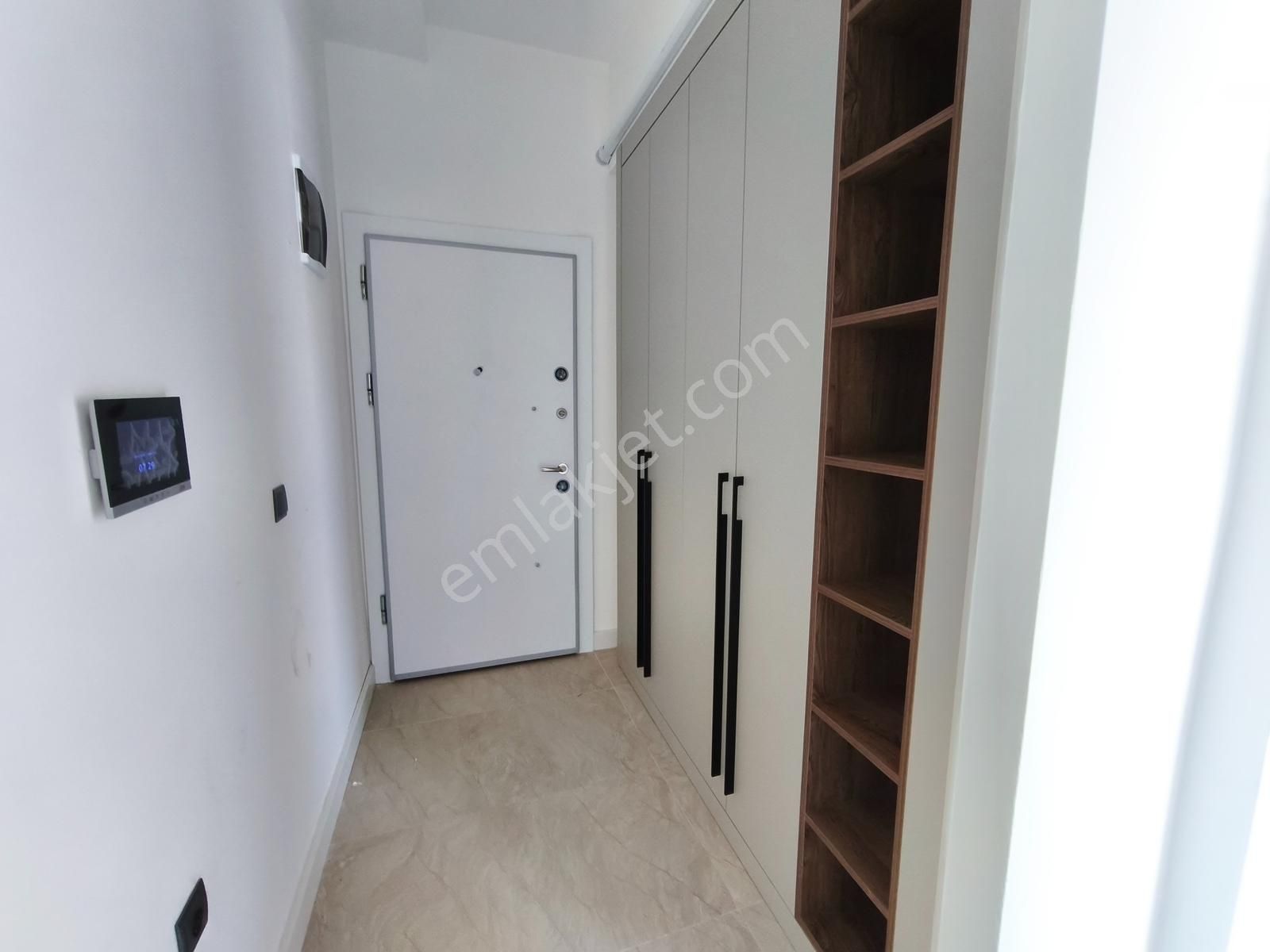 Kuşadası'nda, Kapalı Otoparklı, Sıfır, Son 2+1 Daireler - Görsel 15