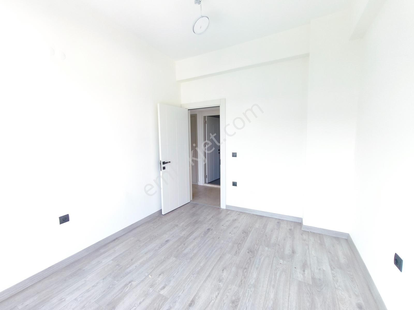 Kuşadası'nda, Kapalı Otoparklı, Sıfır, Son 2+1 Daireler - Görsel 5