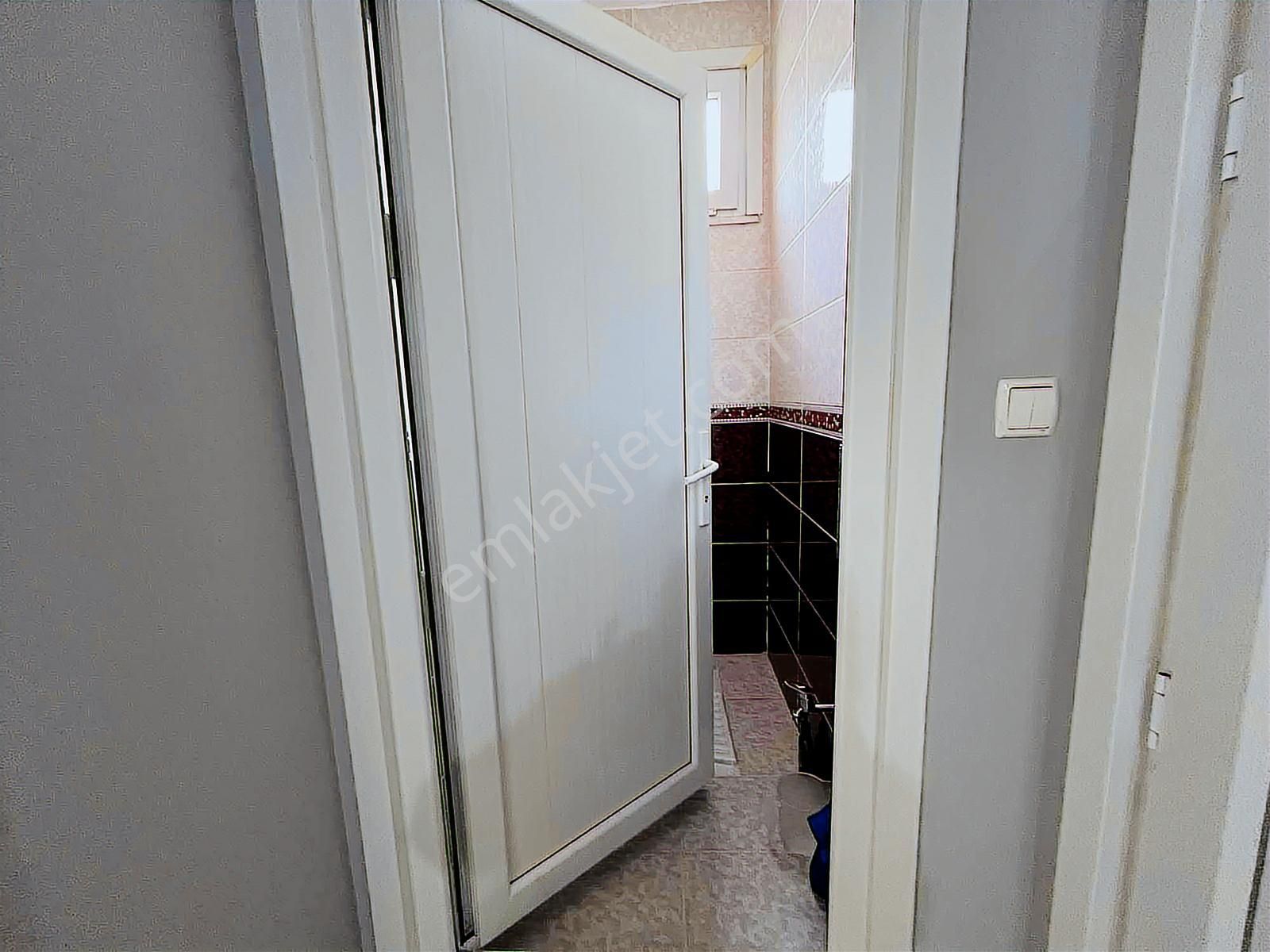 Ümraniye Altınşehir, Mobilyalı 2+1 Metroya Yakın Kiralık Daire - Görsel 2