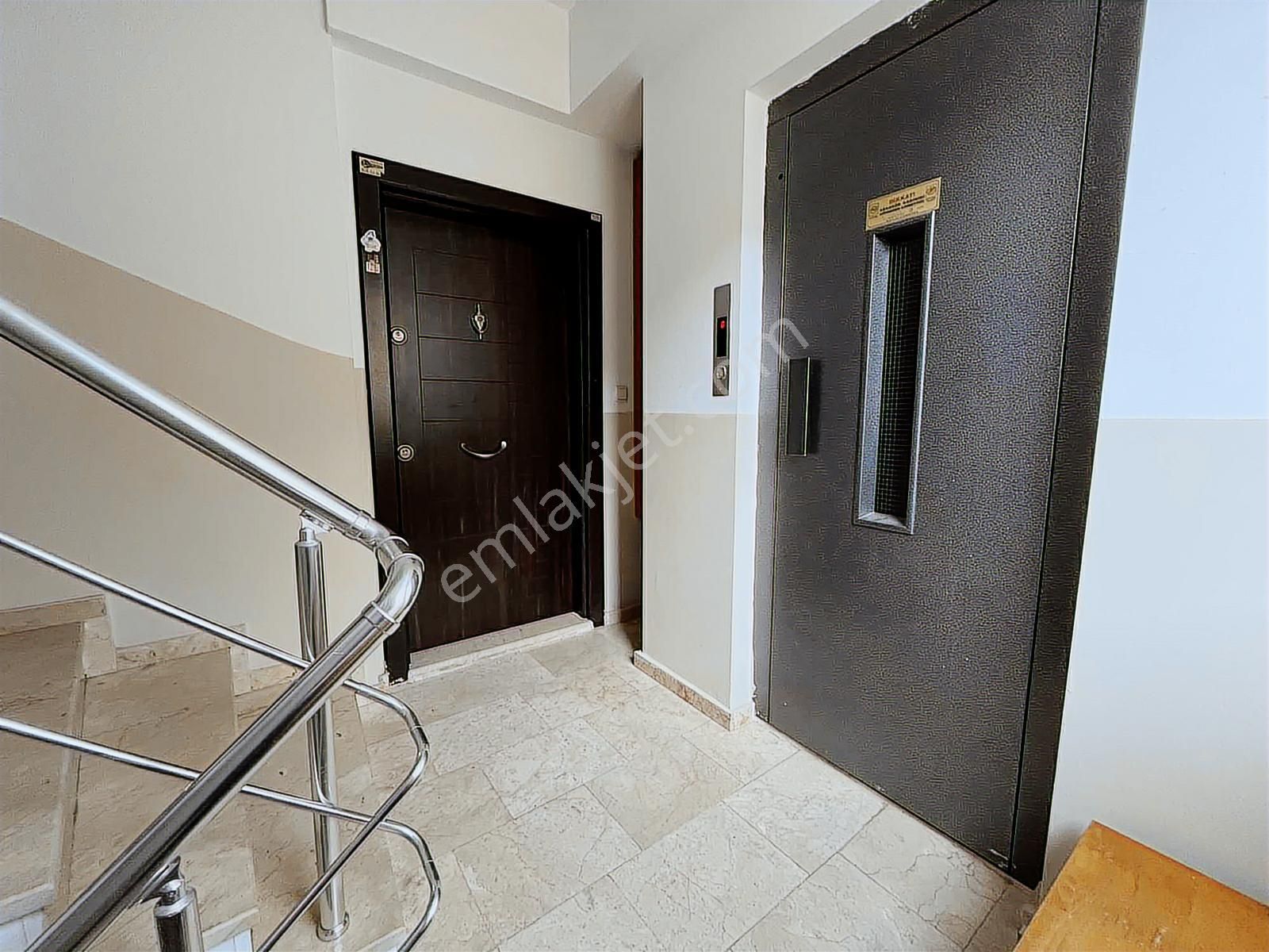 Ümraniye Altınşehir, Mobilyalı 2+1 Metroya Yakın Kiralık Daire - Görsel 3