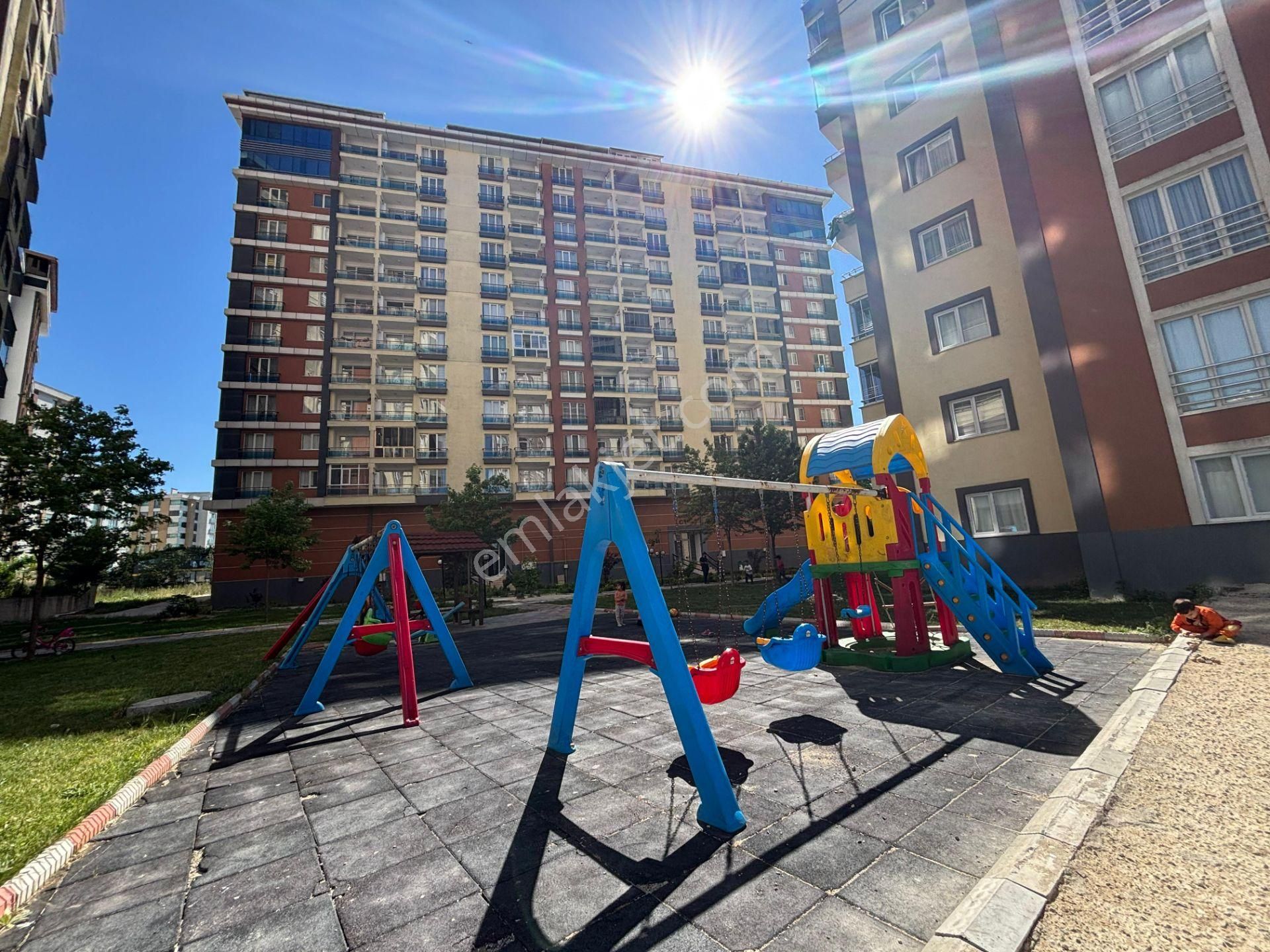 Güven'den Tepe'de 7/24 Güvenlikli Sitede Ara Kat 3+1 Daire - Görsel 3