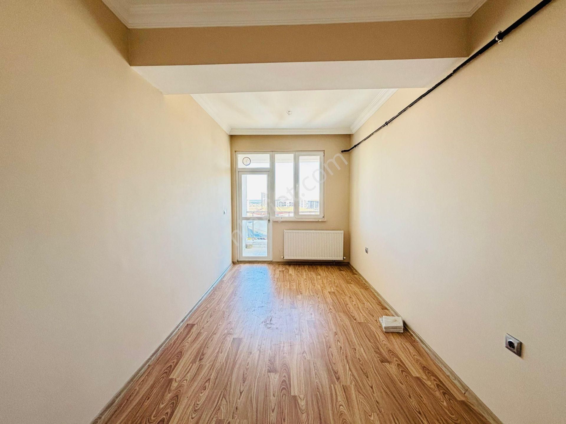 Güven'den Tepe'de 7/24 Güvenlikli Sitede Ara Kat 3+1 Daire - Görsel 12