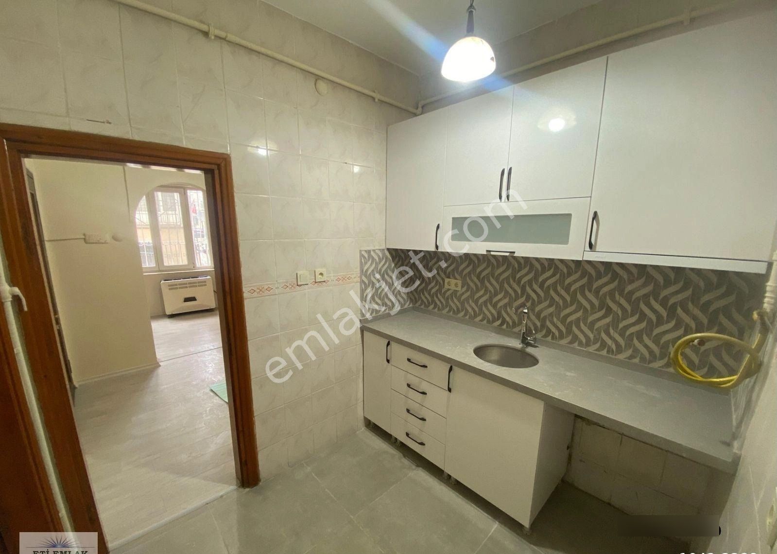 Eti'den Ortaköy Merkezde, İçi Sıfır 1+1 Düz Giriş, Bahçeli