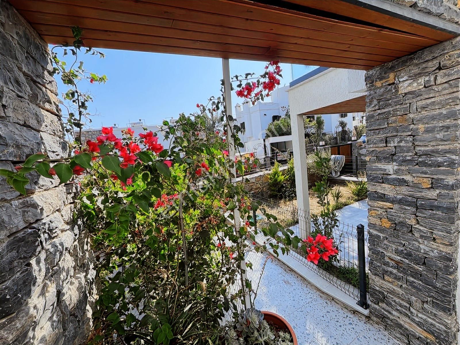 Bodrum Konacık'ta Satılık Bahçe Ve Üst Kat 2+1 Daire - Görsel 18