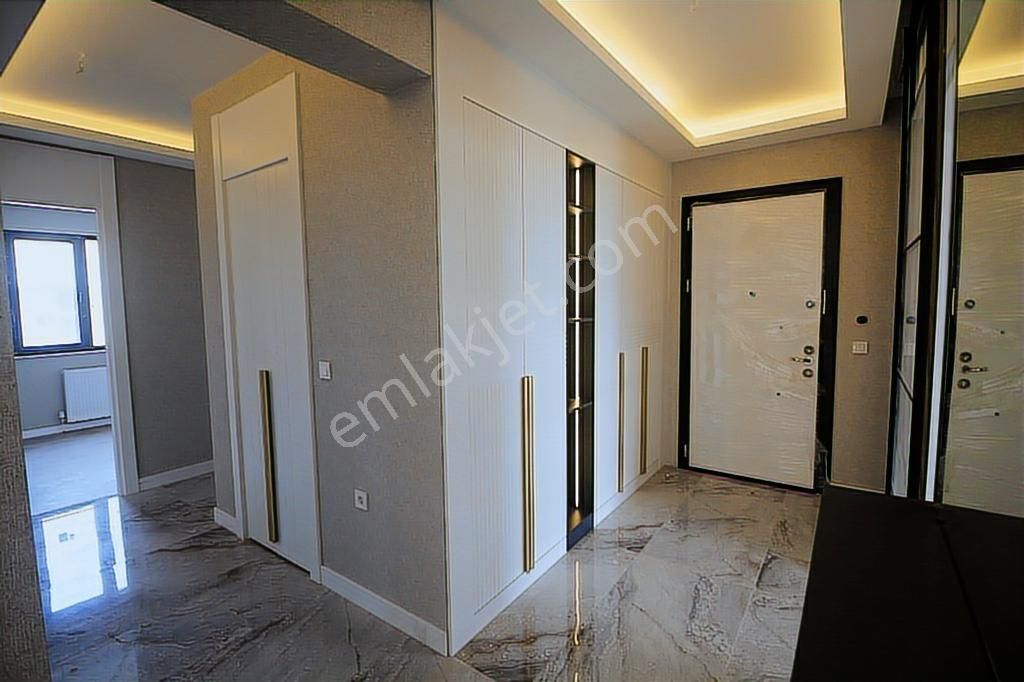 Bağlıcada Kapalı Otoparklı Site İçerisinde 4+1 Satılık Daire - Görsel 12