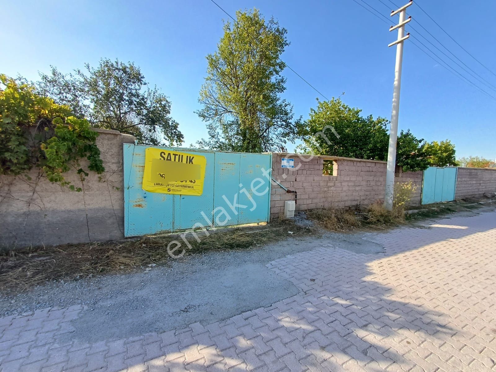 Emrah Çiftci'den Sarayönü Ladik Mah.satılık 2271 M Arsa Ve Müstakil Ev