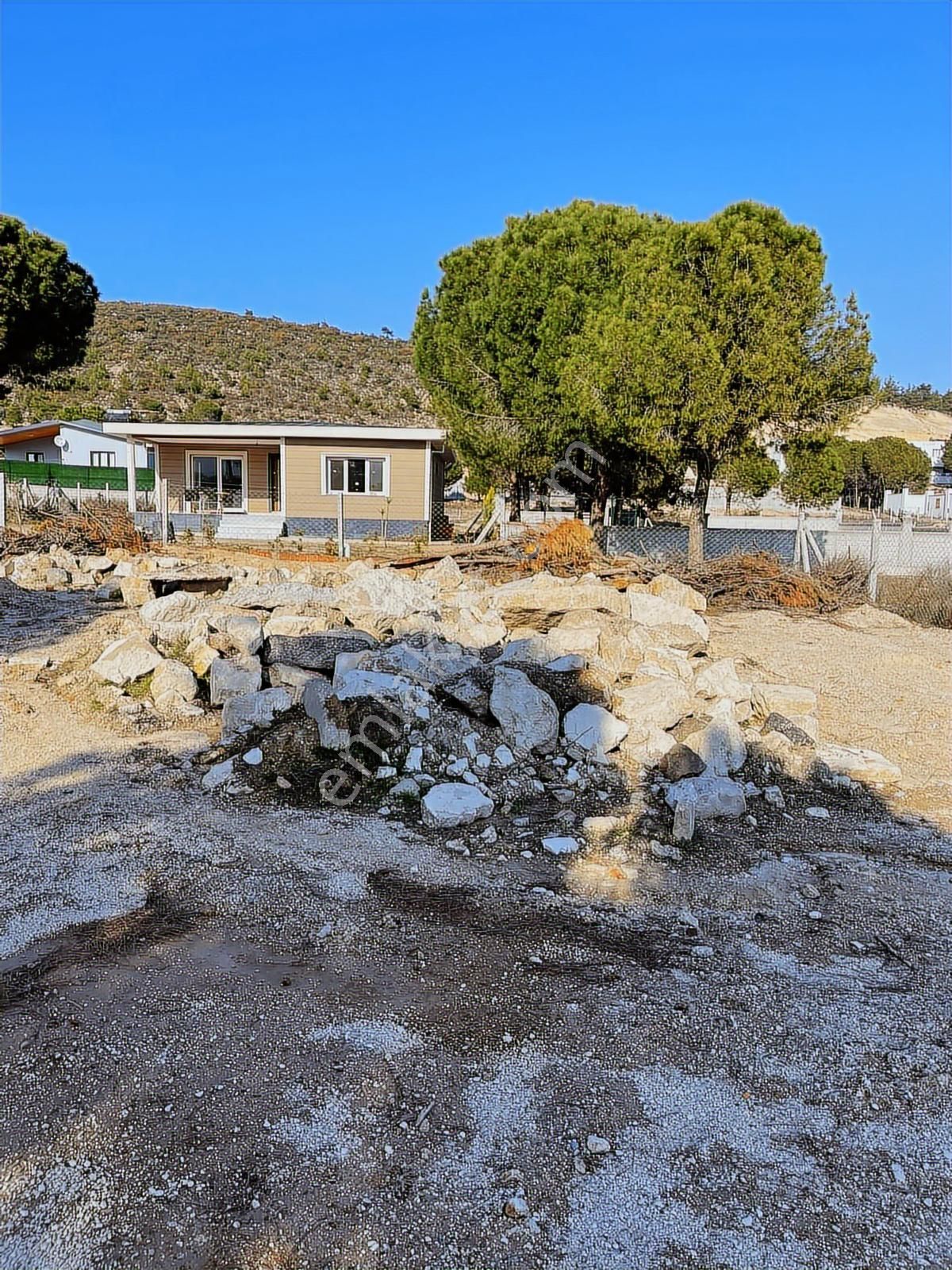 Öz-er Gayrimenkul'den Satılık Doğa Manzaralı Bahçe - Görsel 8