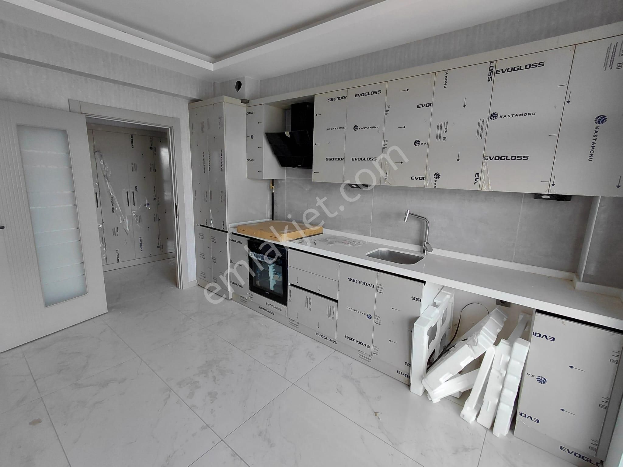 Emrah Çiftci'den Selçuklu Yazır Mah.kanyon Park Civarı Satılık 3+1 Sıfır Lüks Daireler