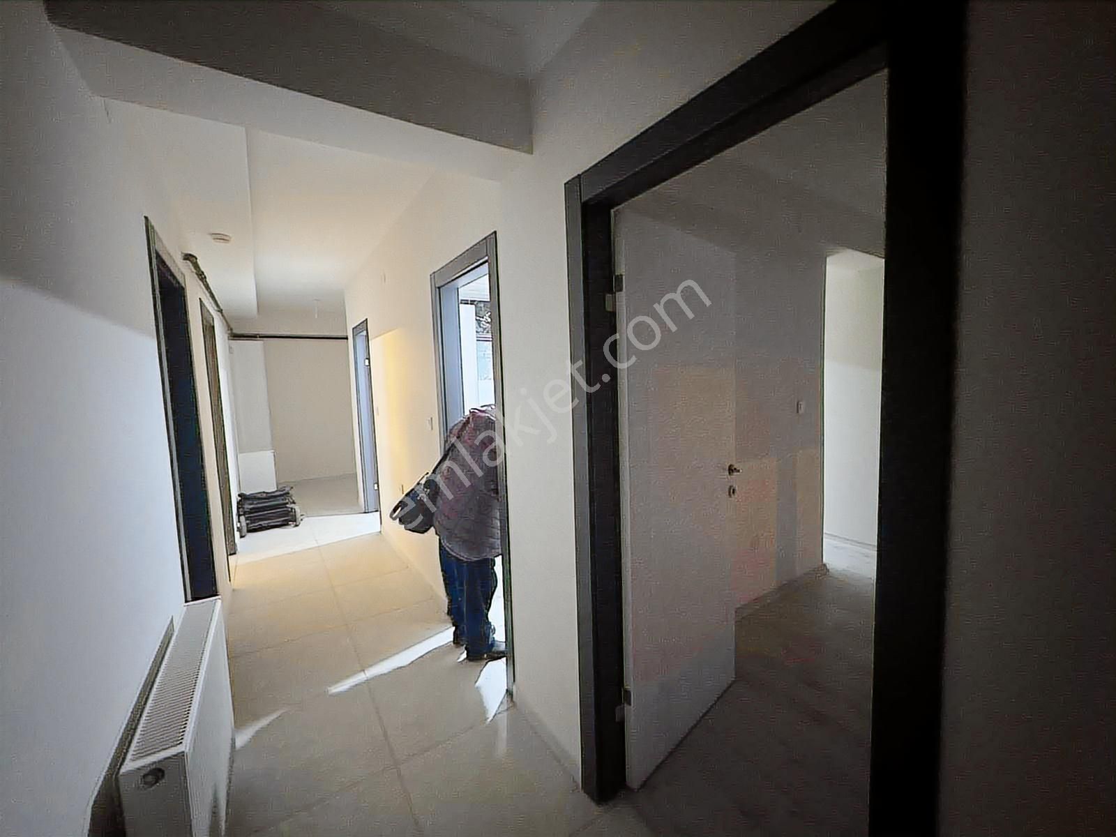 Yılmazer'den 4. Cadde Üzerinde Masrafsız 3+1 İskanlı Acil Satlık - Görsel 22