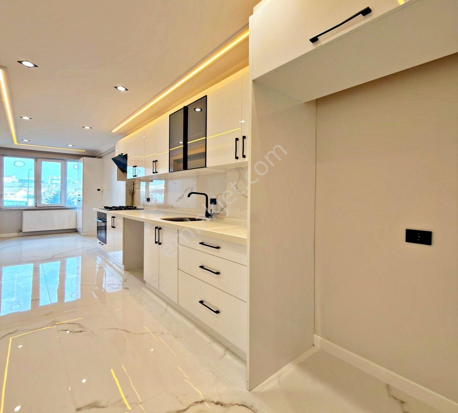 Barış Mahallesi Migros Avm Arkası 2008 Yapımı 3+1 Satılık Daire - Görsel 2