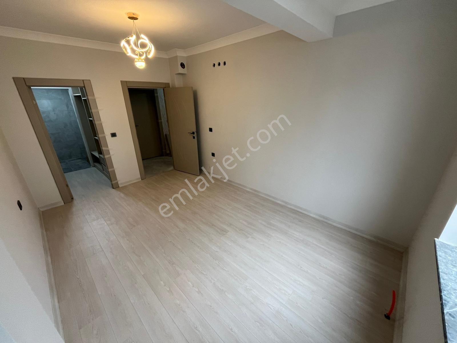 Ultra Lüks Yapılı 3+1 Cadde Üstü Sıfır - Görsel 17