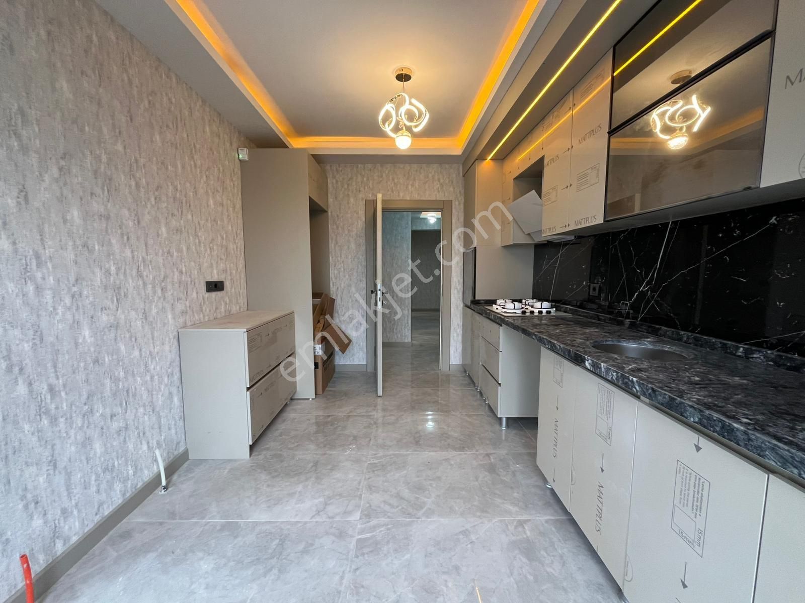 Ultra Lüks Yapılı 3+1 Cadde Üstü Sıfır - Görsel 18