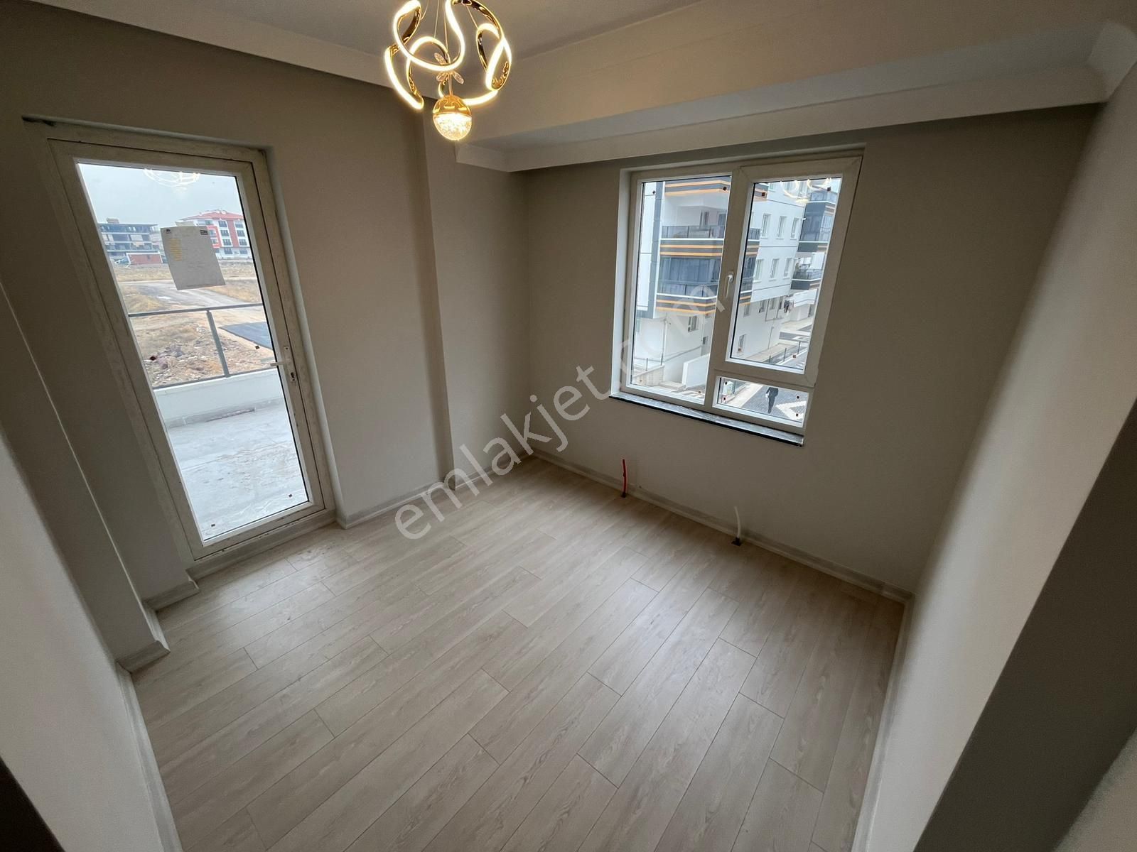 Ultra Lüks Yapılı 3+1 Cadde Üstü Sıfır - Görsel 8