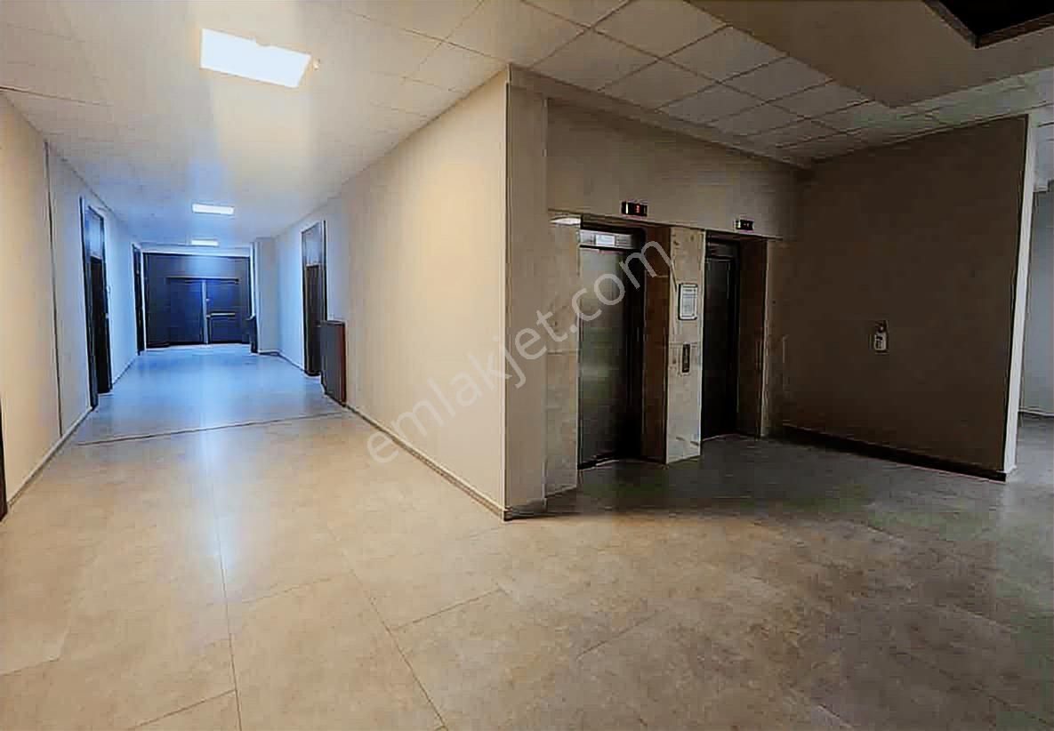 Efe Plaza Da Kiralık Son Dubleks Ofis - Görsel 16