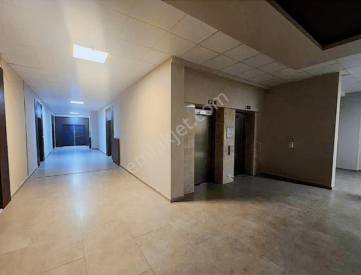 Efe Plaza Da Kiralık Son Dubleks Ofis - Görsel 19