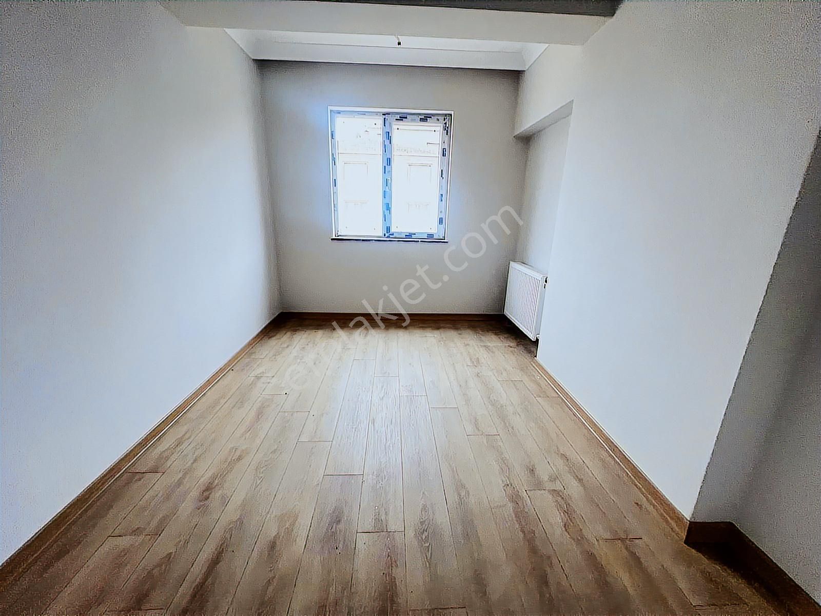 Yenikent Menderes Mah. Sıfır Ara Katta Geniş Balkonlu 3+1 Daire - Görsel 8