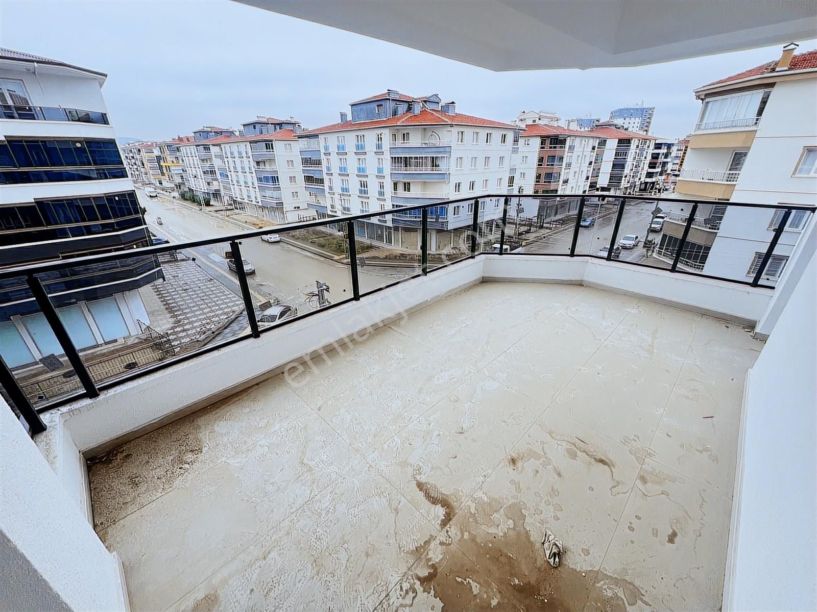 Yenikent Menderes Mah. Sıfır Ara Katta Geniş Balkonlu 3+1 Daire - Görsel 22