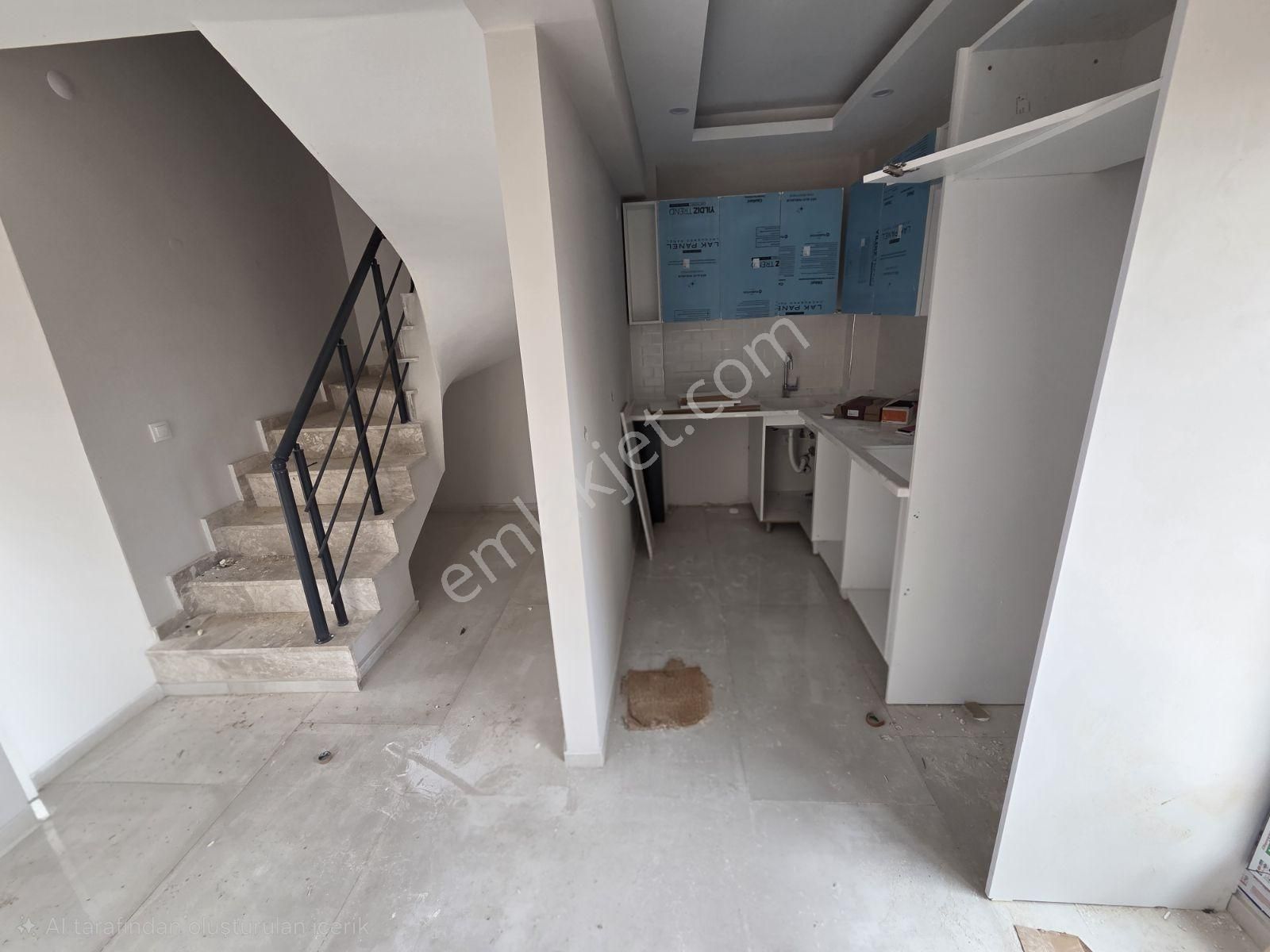 Yenifoça'da Müstakil Bahçeli Keyif Dolu Satılık Dubleks Villa - Görsel 18