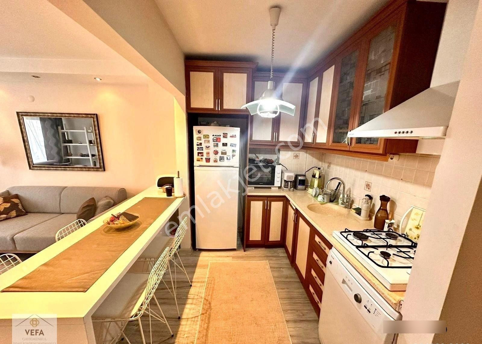 Vefa'dan- Denize 200m Mesafede + Eşyalı Kiralık 2+1 Daire - Görsel 3