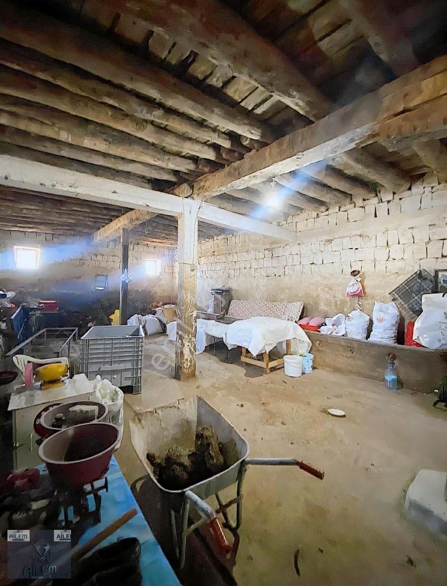 Sarıoğlan Palas Mahallesinde Satılık Müstakil Ev Ve Ahır - Görsel 4