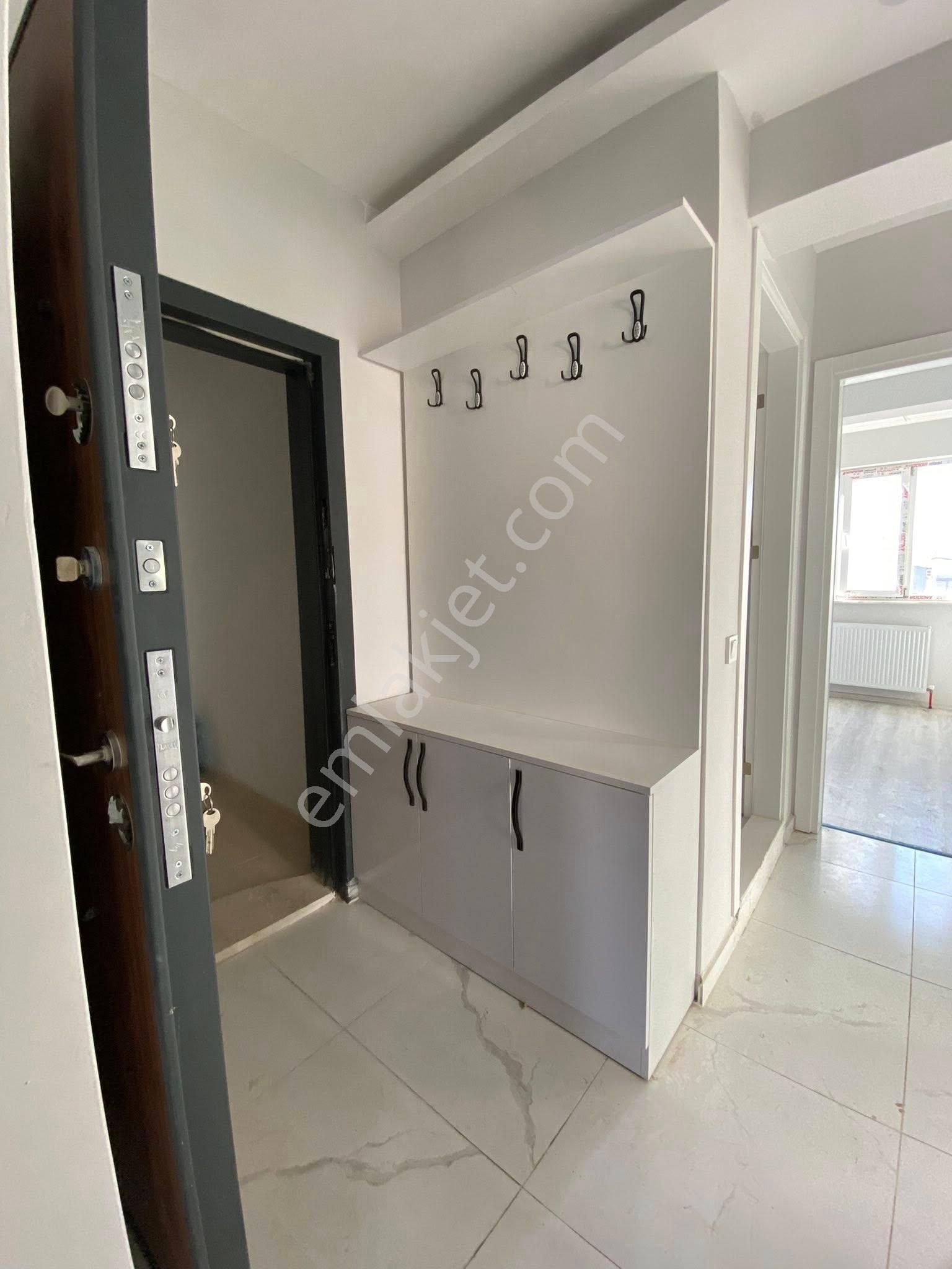 Yeşilmahallede Bulvar Üzeri - Oturuma Hazır Sıfır 3+1 Daire - Görsel 3