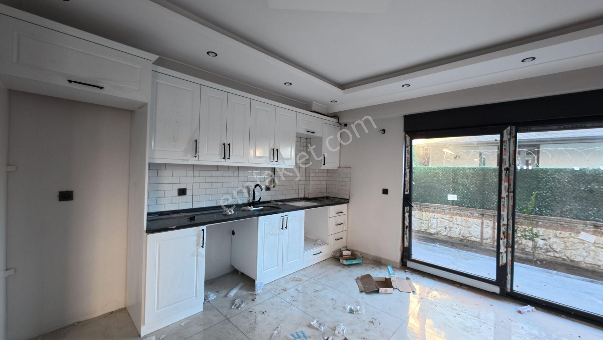 Sakarya Kocaalide Müstakil Bahçe Kullanımlı 4+1 Villa!!! - Görsel 18