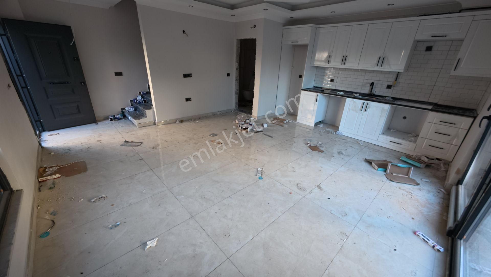 Sakarya Kocaalide Müstakil Bahçe Kullanımlı 4+1 Villa!!! - Görsel 16