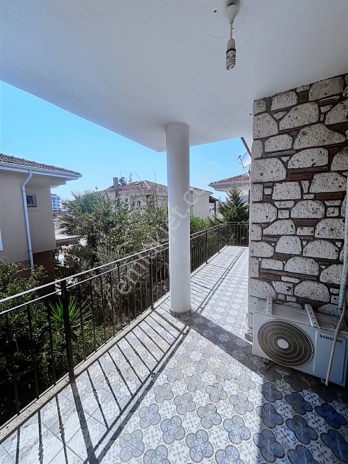 520 Gayrimenkulden Denize Sıfır Konumda Merkezde Villa Satılık - Görsel 5