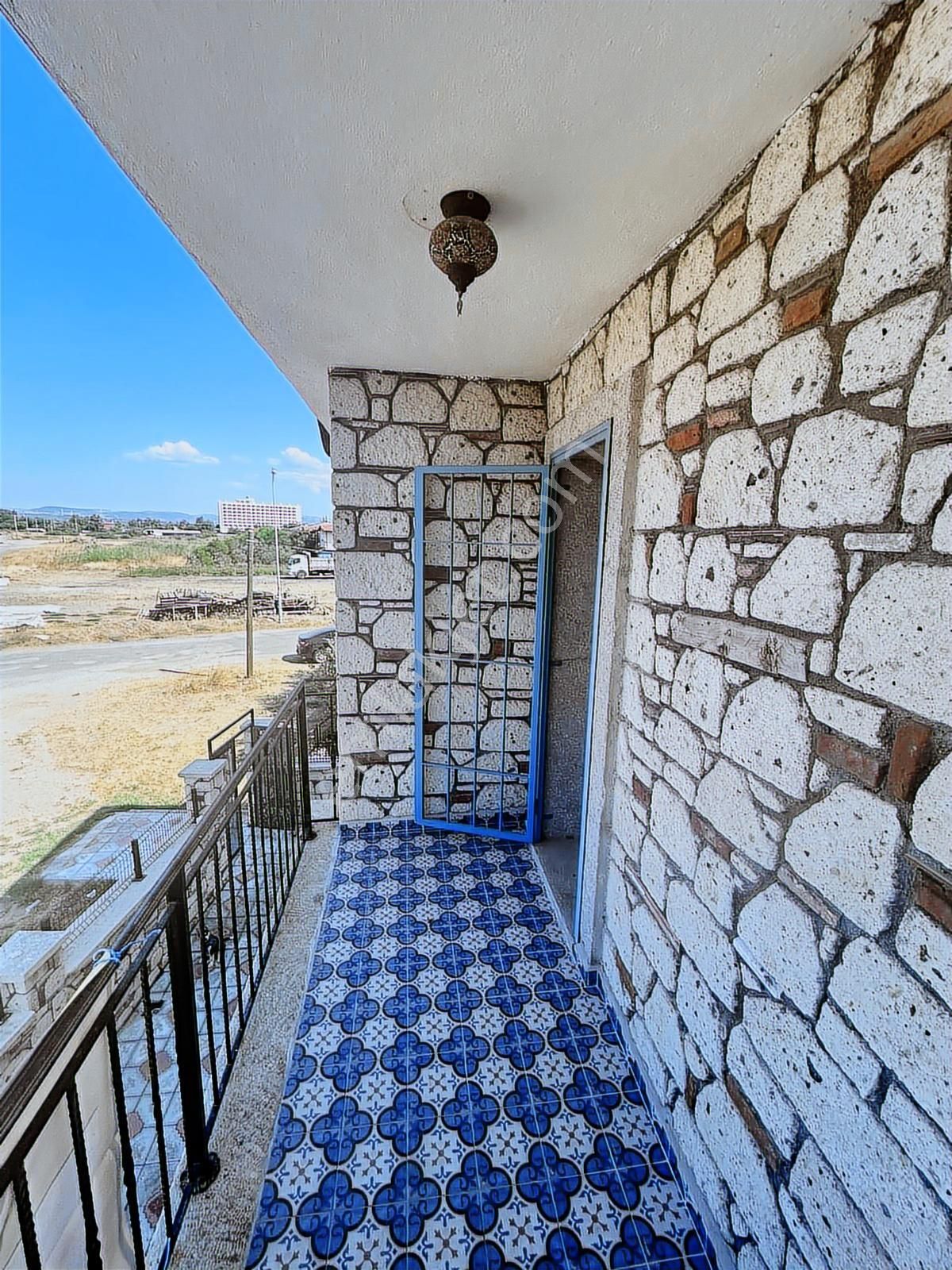 520 Gayrimenkulden Denize Sıfır Konumda Merkezde Villa Satılık - Görsel 2