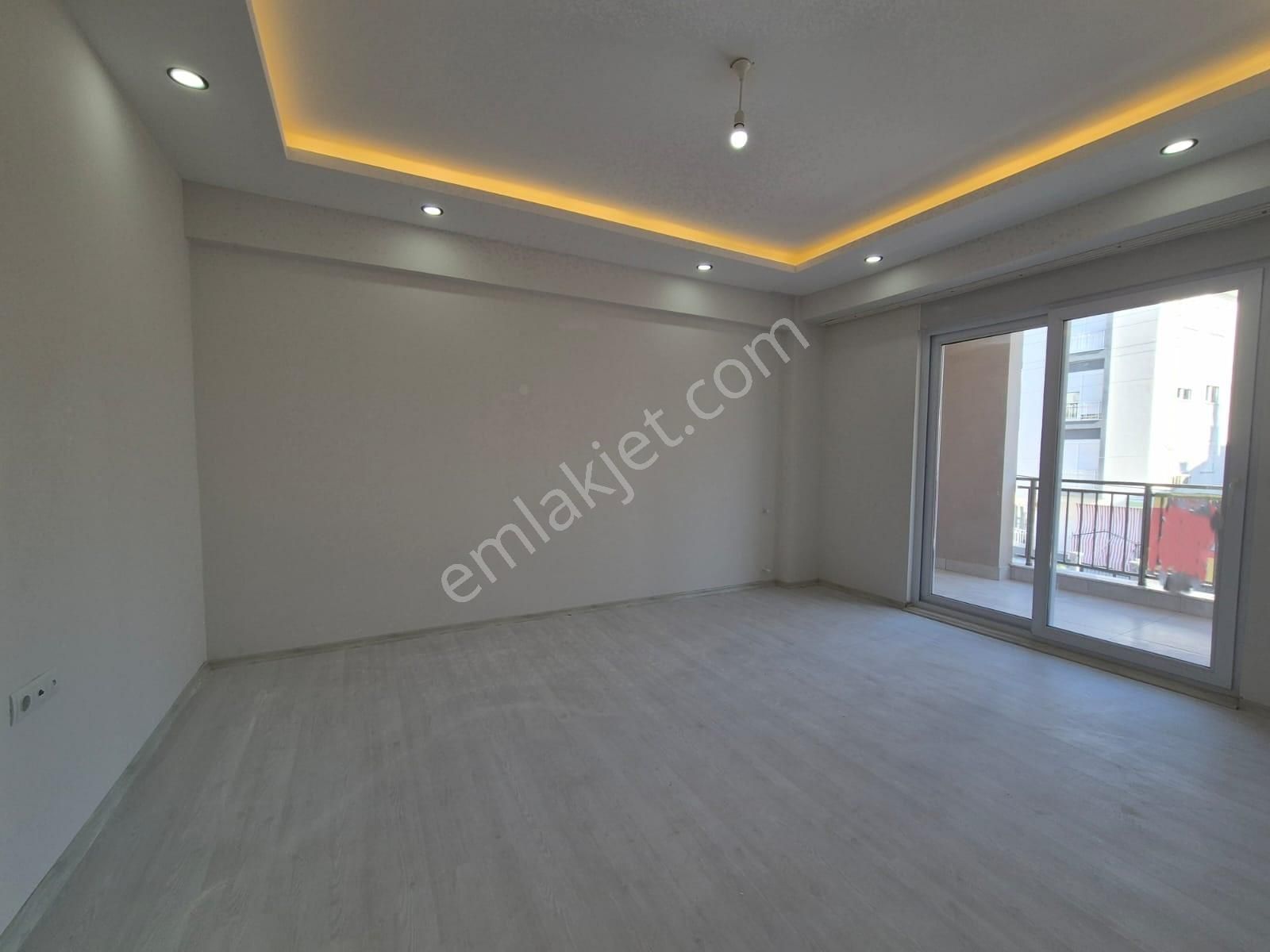 Acil Erenköyde Asansörlü İskanlı G Korkut C 150m Katta 2+1 Daire