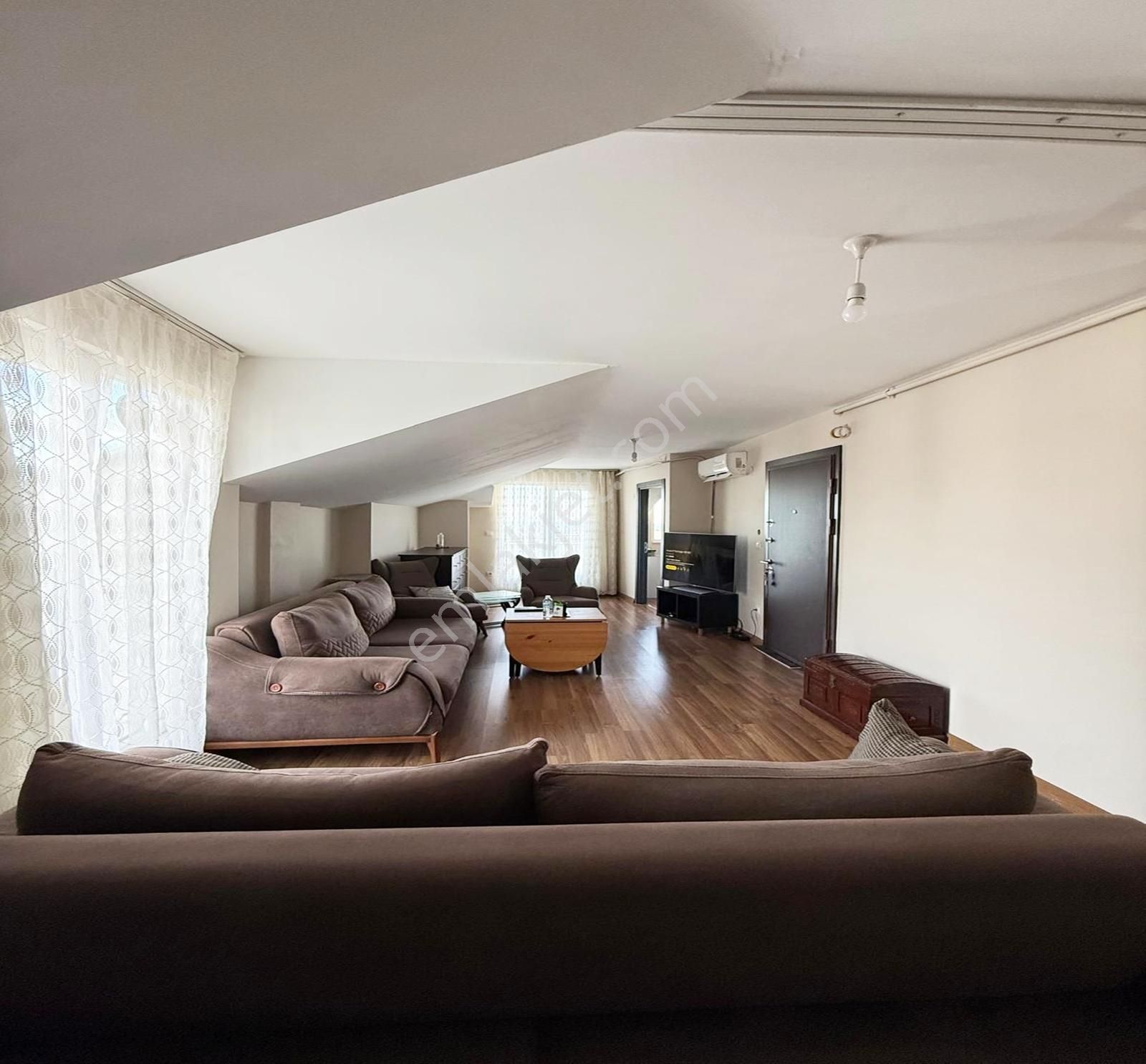 Beylikdüzü Merkezi Konumda Ulaşım Kolaylığı Sağlayan 3+2 Dubleks - Görsel 3