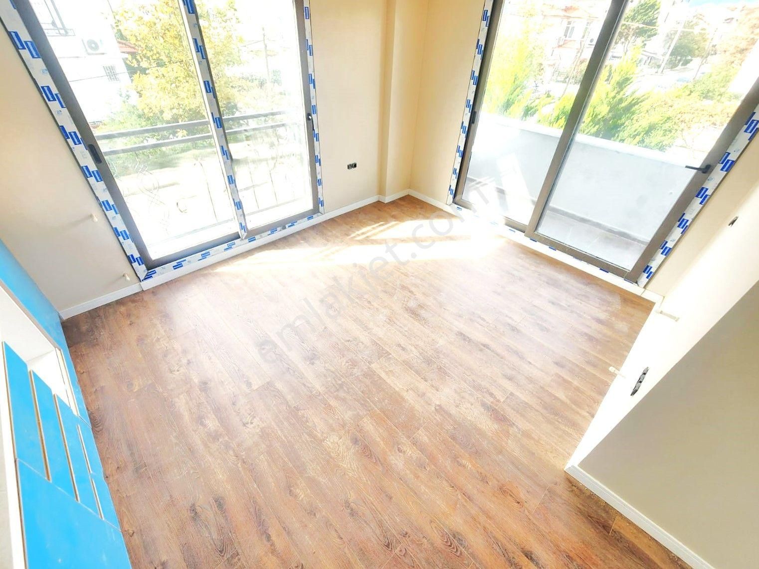 Aygül'den Burhaniye'nin Merkezi Lokasyonun'da Öğretmenler Plajına 1 Sokak Sıfır 1+1 Satılık Daireler - Görsel 12