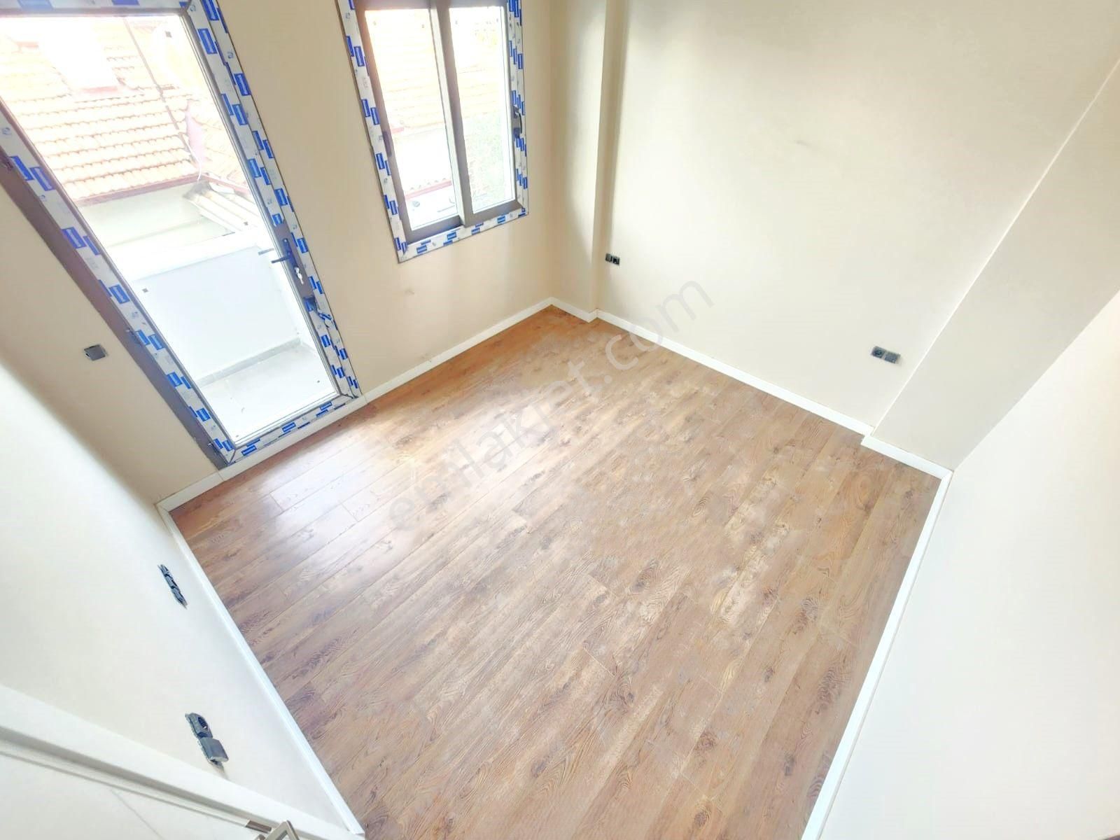 Aygül'den Burhaniye'nin Merkezi Lokasyonun'da Öğretmenler Plajına 1 Sokak Sıfır 1+1 Satılık Daireler - Görsel 16