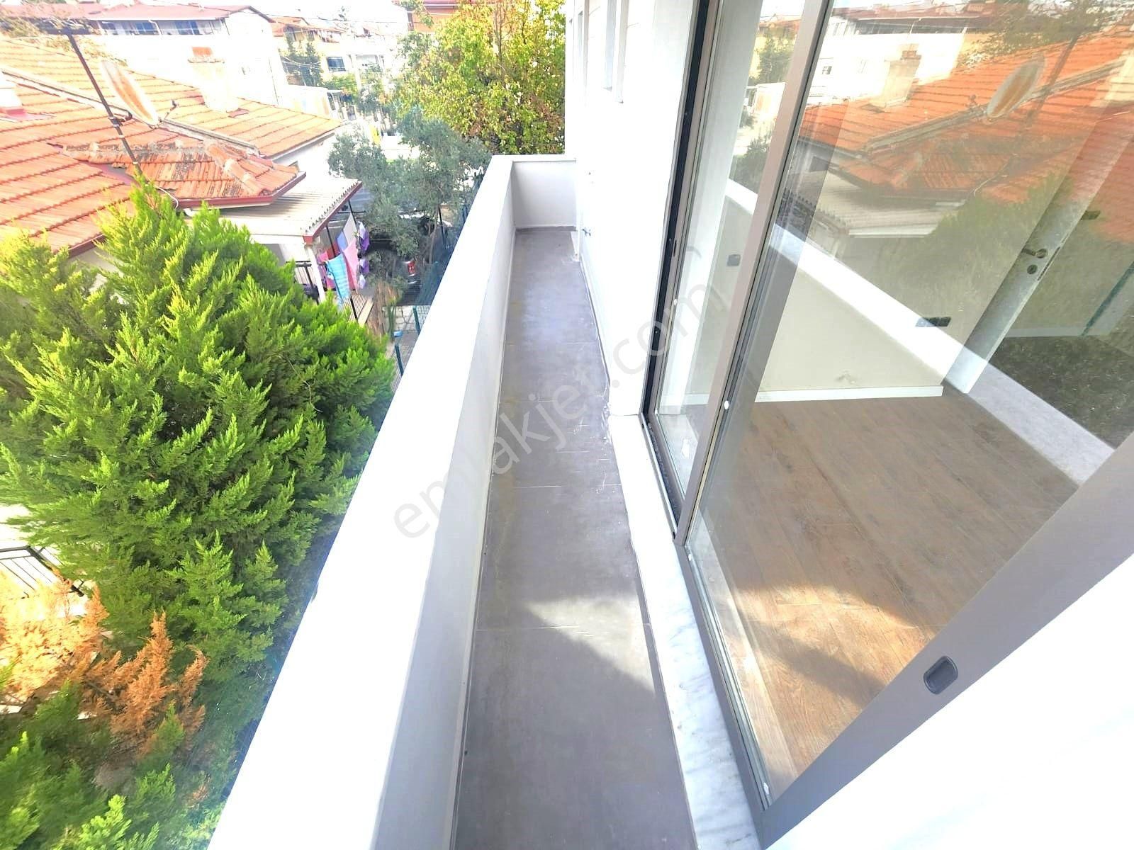 Aygül'den Burhaniye'nin Merkezi Lokasyonun'da Öğretmenler Plajına 1 Sokak Sıfır 1+1 Satılık Daireler - Görsel 34