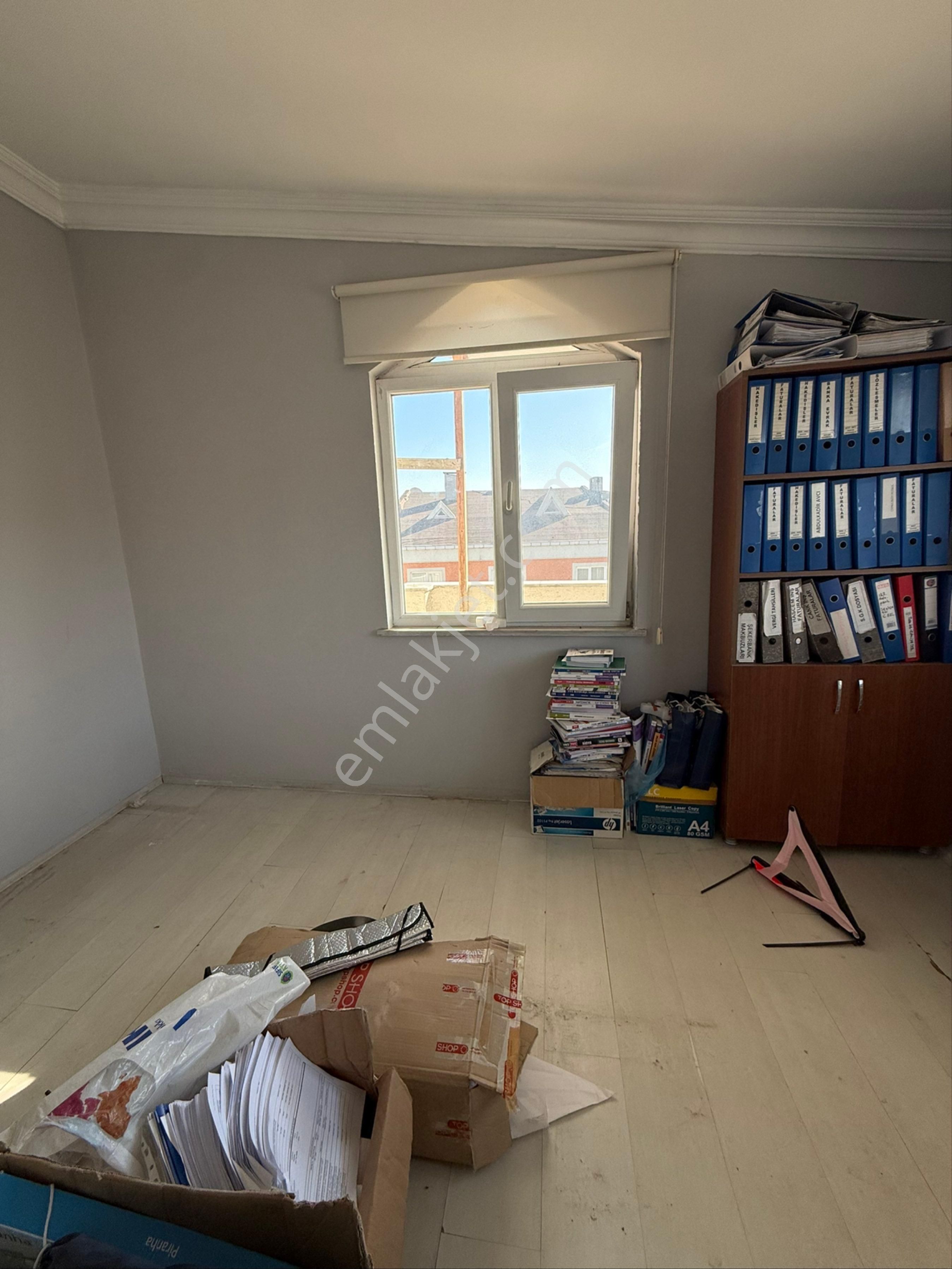 Çerkezköy Çarşı Merkezde 150 M2 Teras Kat 2+1 Fırsat Daire - Görsel 9