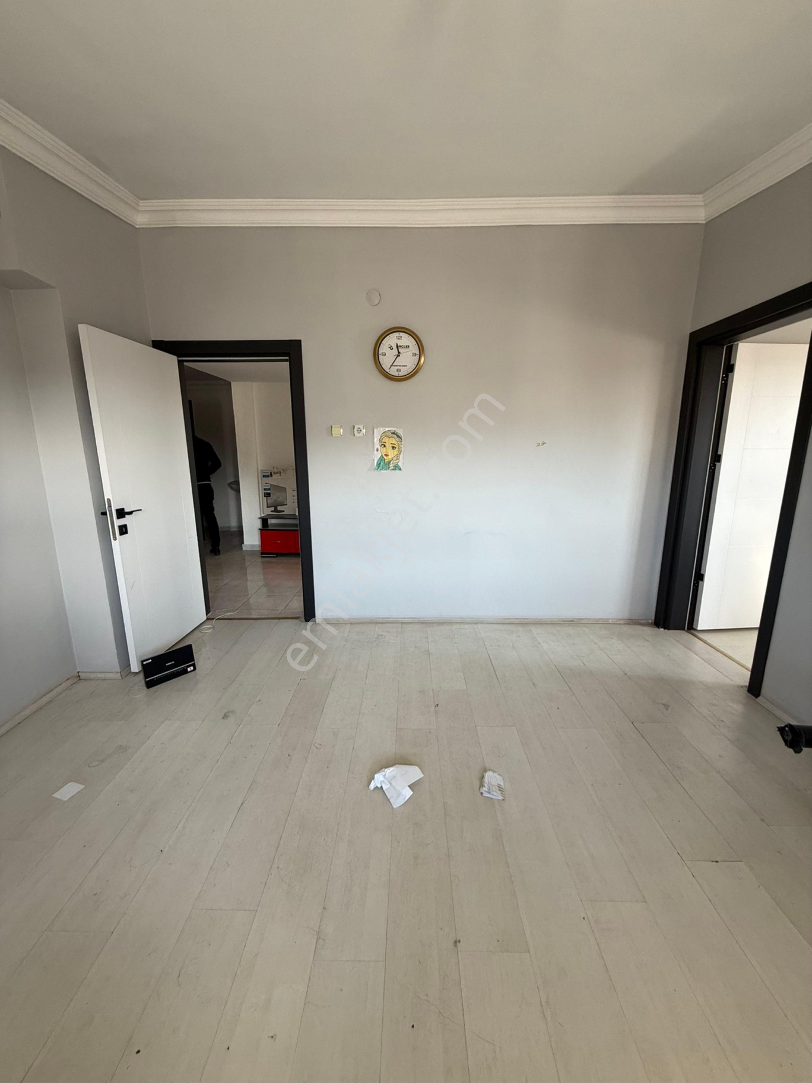 Çerkezköy Çarşı Merkezde 150 M2 Teras Kat 2+1 Fırsat Daire - Görsel 12