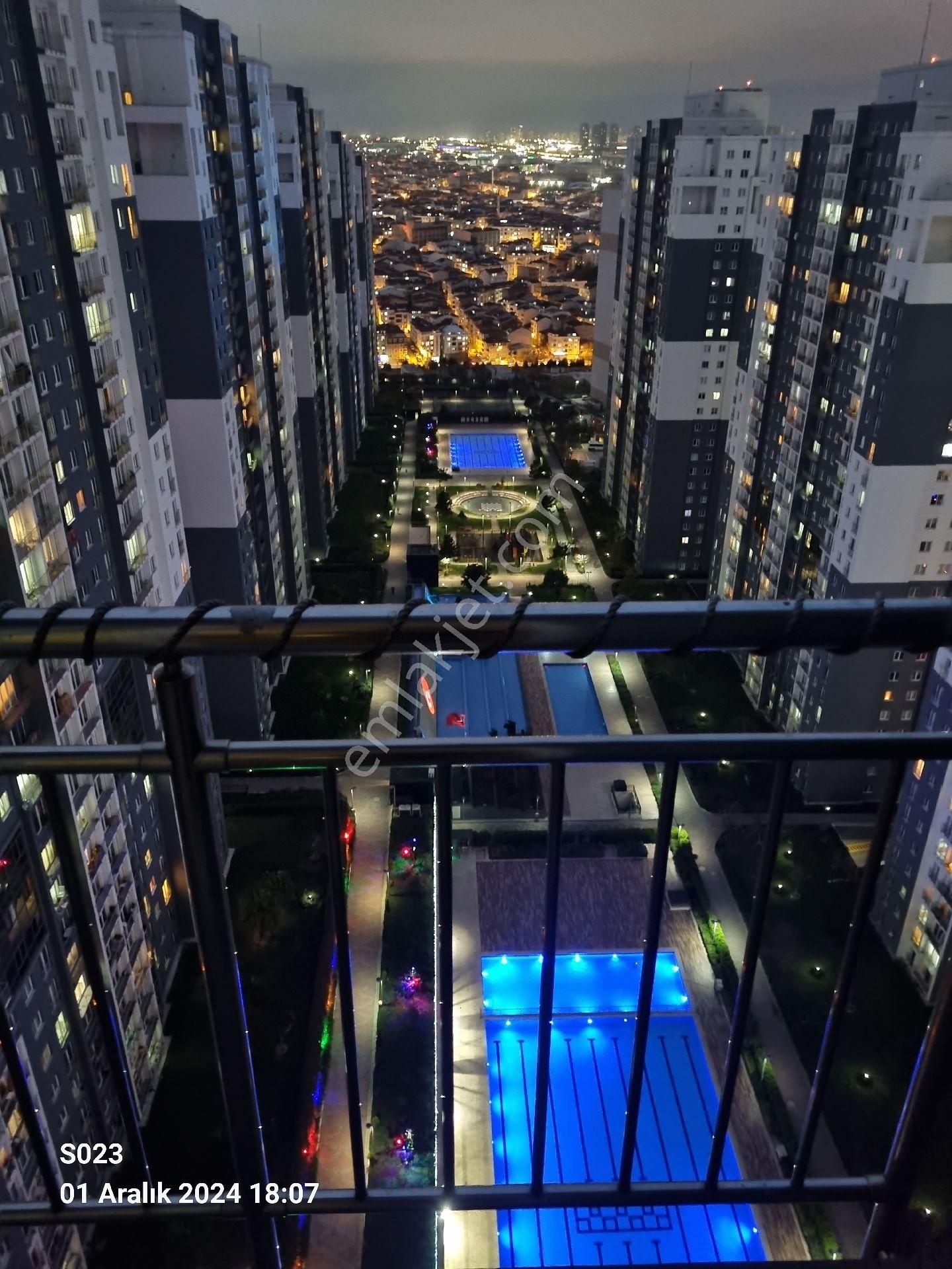 B. Düzü Metrobüs Yakın İnnovıa 3 Site A Blok Havuz Cepheli